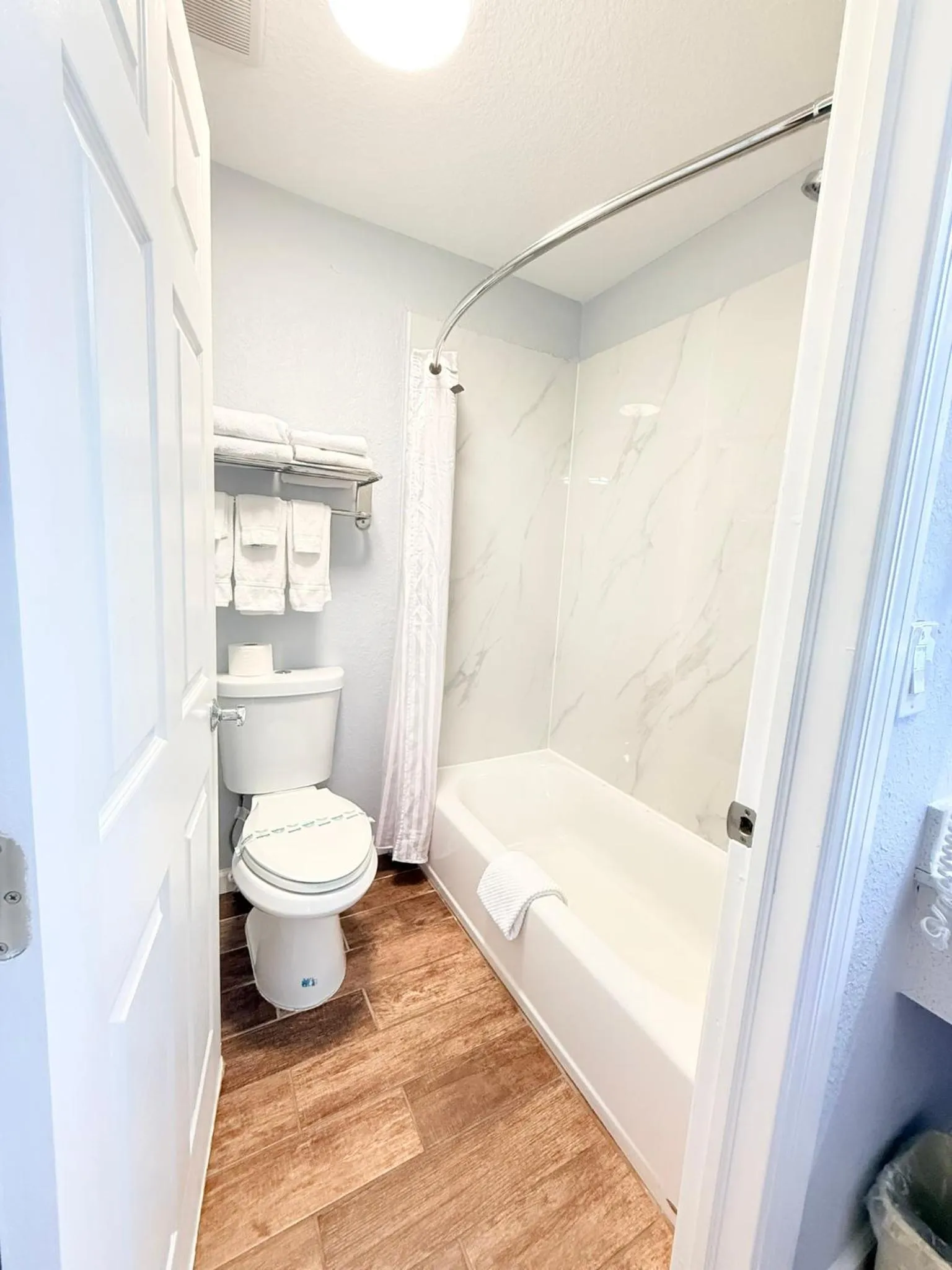 Toilet in Lantern Inn & Suites - Sarasota