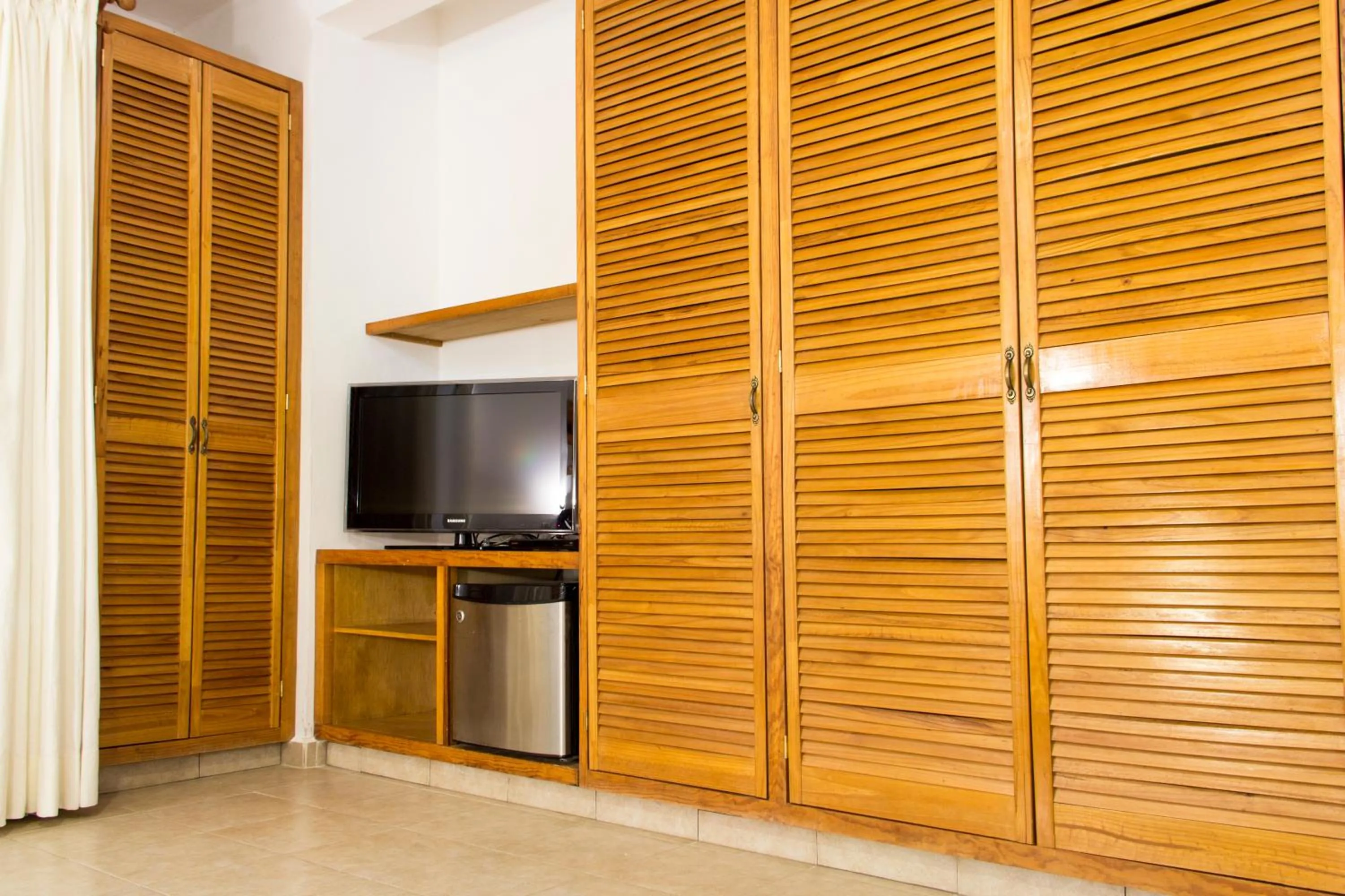 TV and multimedia in Hotel Sol Playa