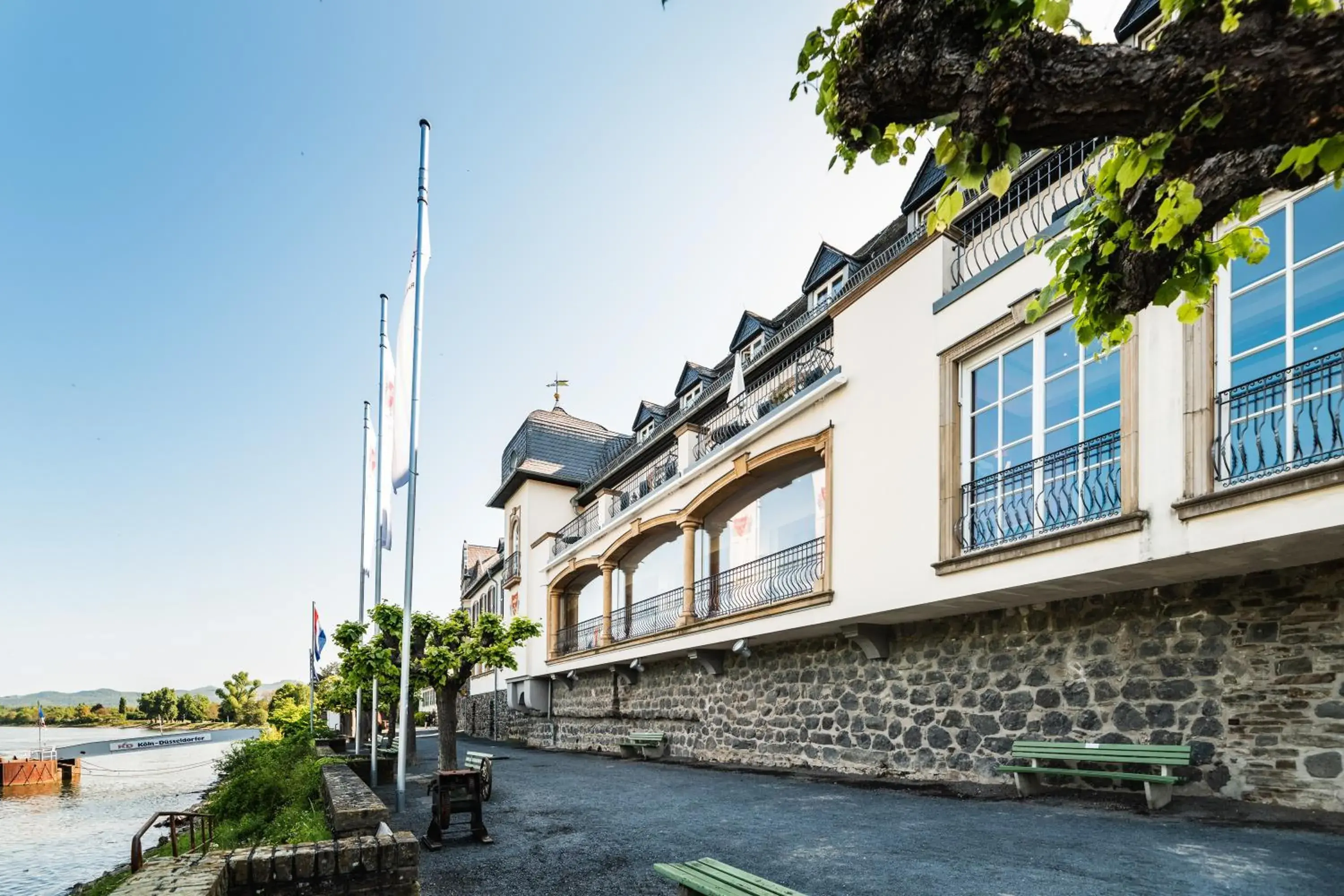 Property building in Rheinhotel Schulz Property building in Rheinhotel Schulz