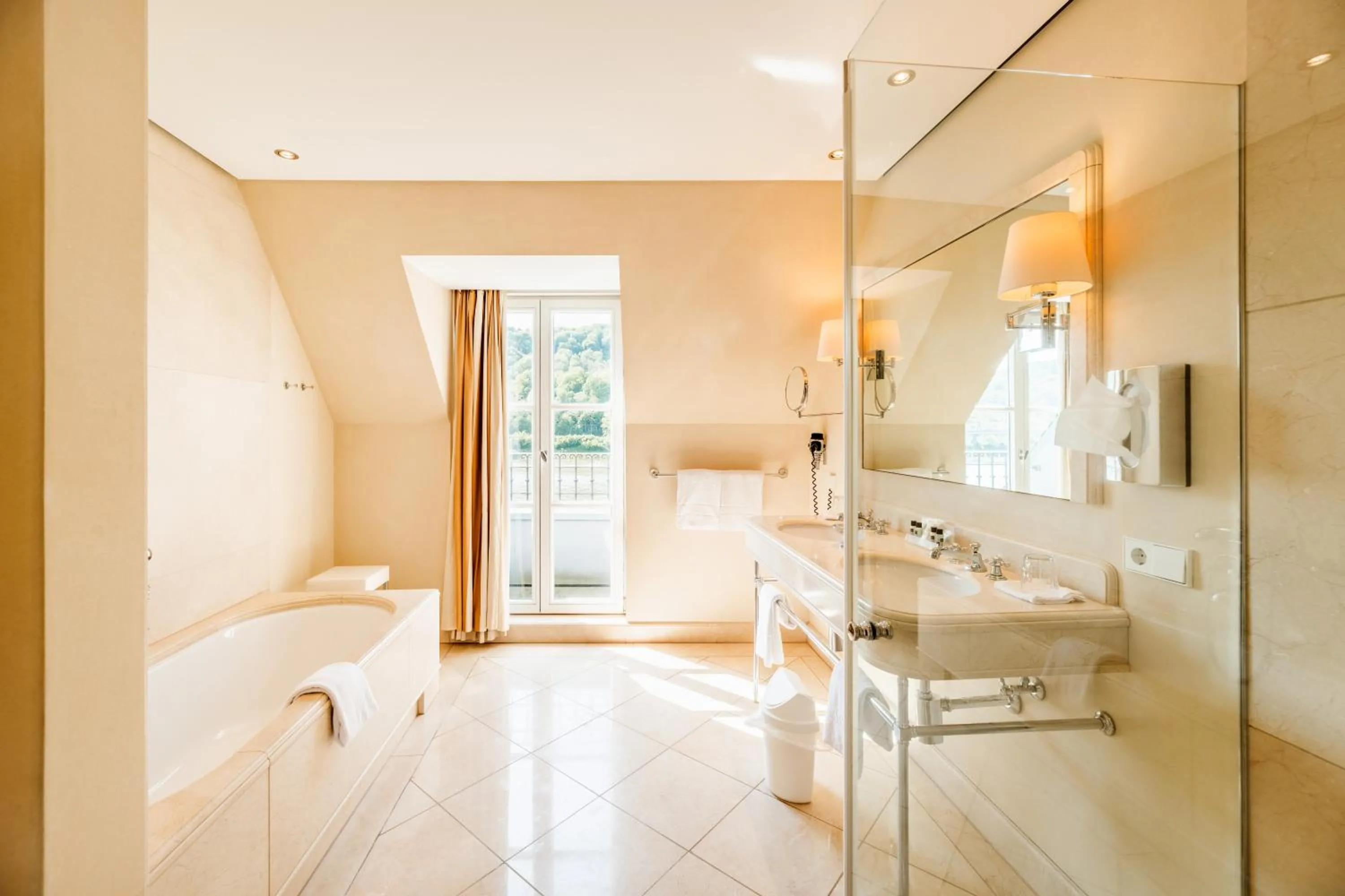 Shower in Rheinhotel Schulz