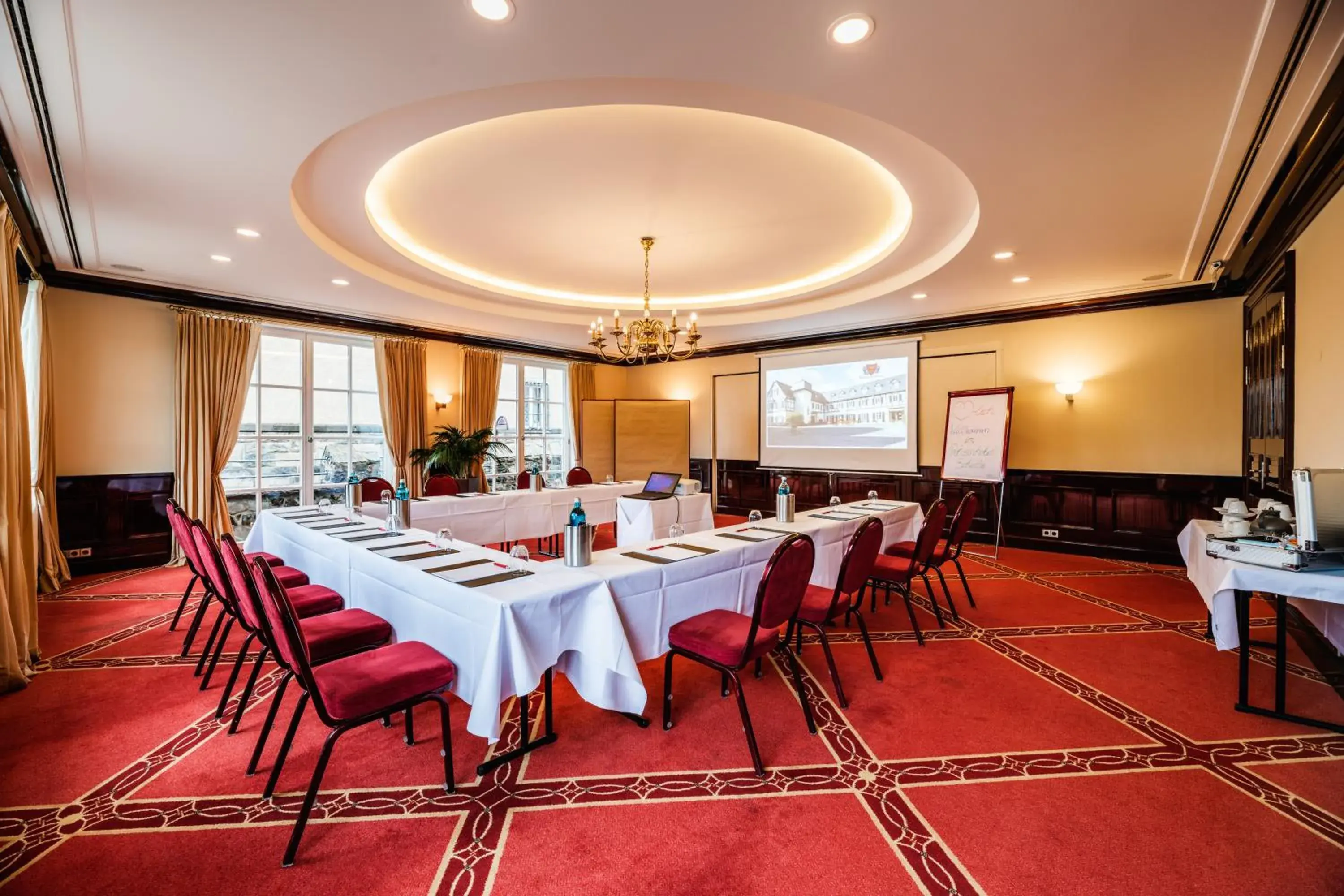 Property building in Rheinhotel Schulz Property building in Rheinhotel Schulz