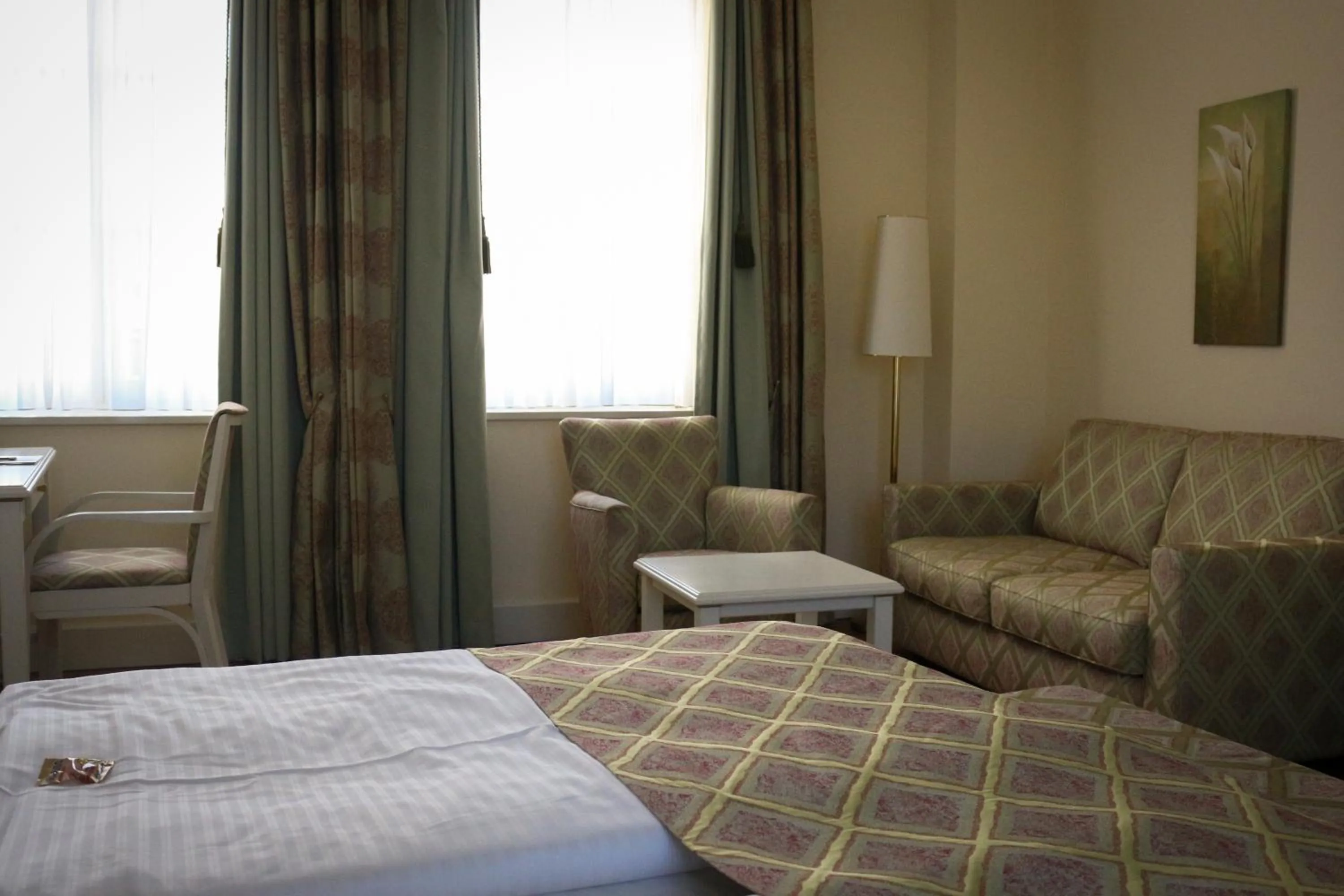 Photo of the whole room, Bed in Rheinhotel Schulz