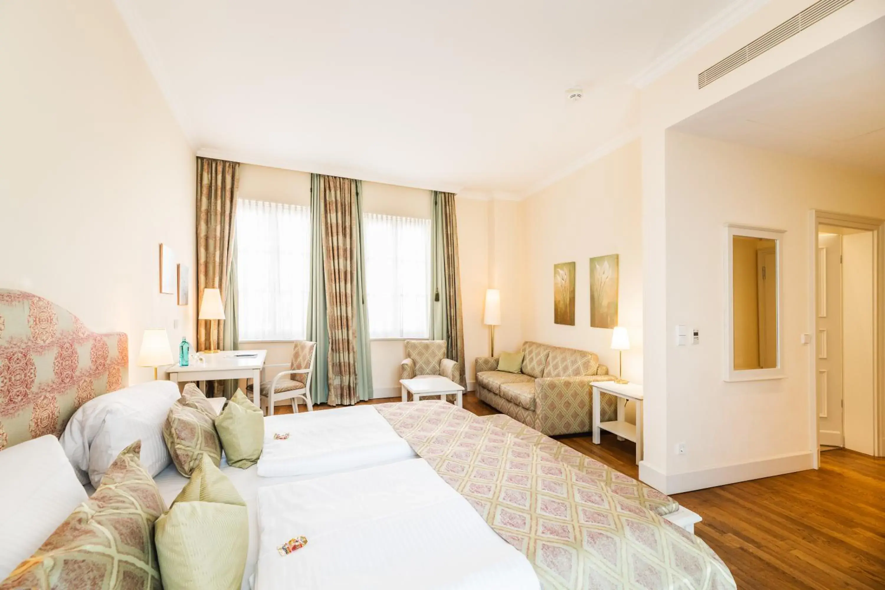 Photo of the whole room, Bed in Rheinhotel Schulz Photo of the whole room, Bed in Rheinhotel Schulz