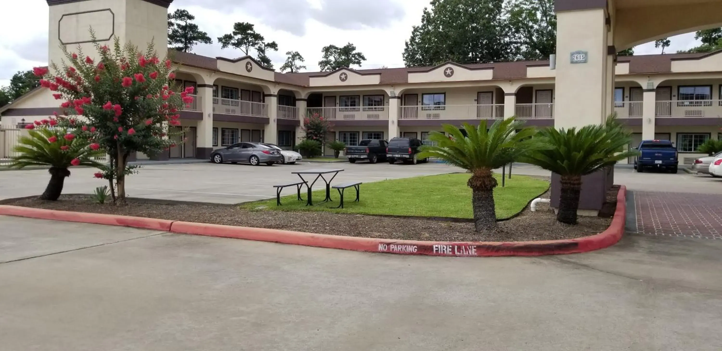 HomeBridge Inn and Suites HomeBridge Inn and Suites