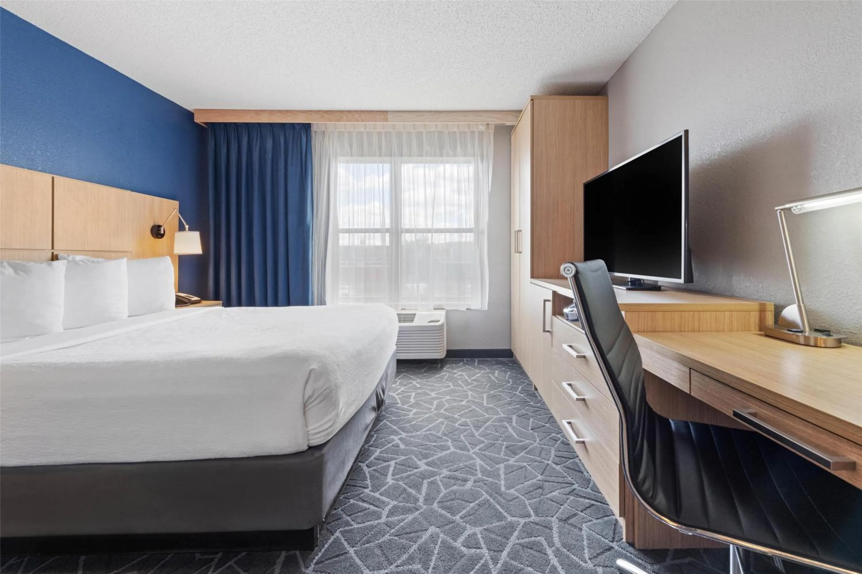 Bedroom, Bed in Best Western Eau Claire South