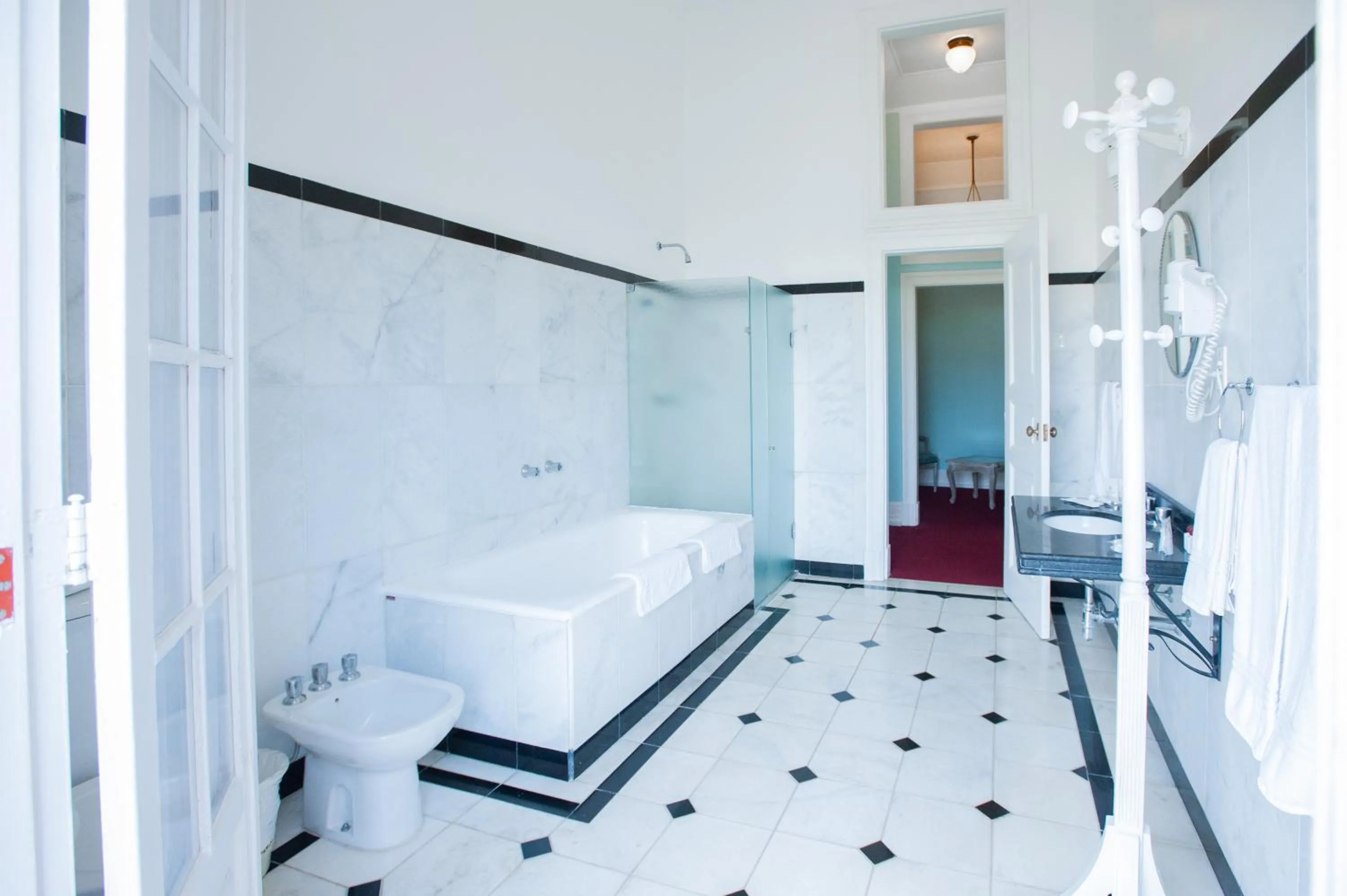 Shower, Bathroom in Palace Hotel - Poços de Caldas