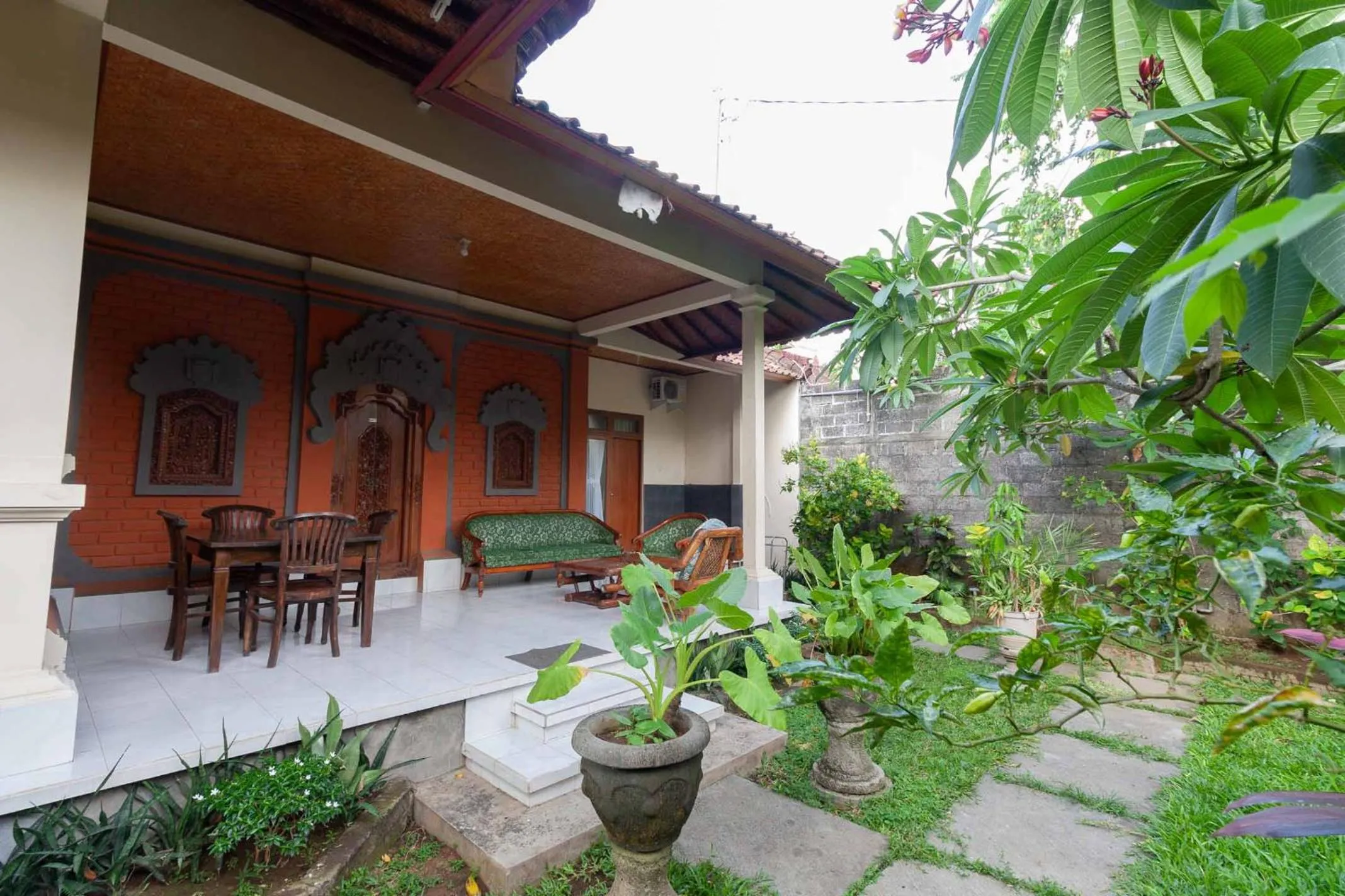 Patio in The Guest Villas Legian Kuta