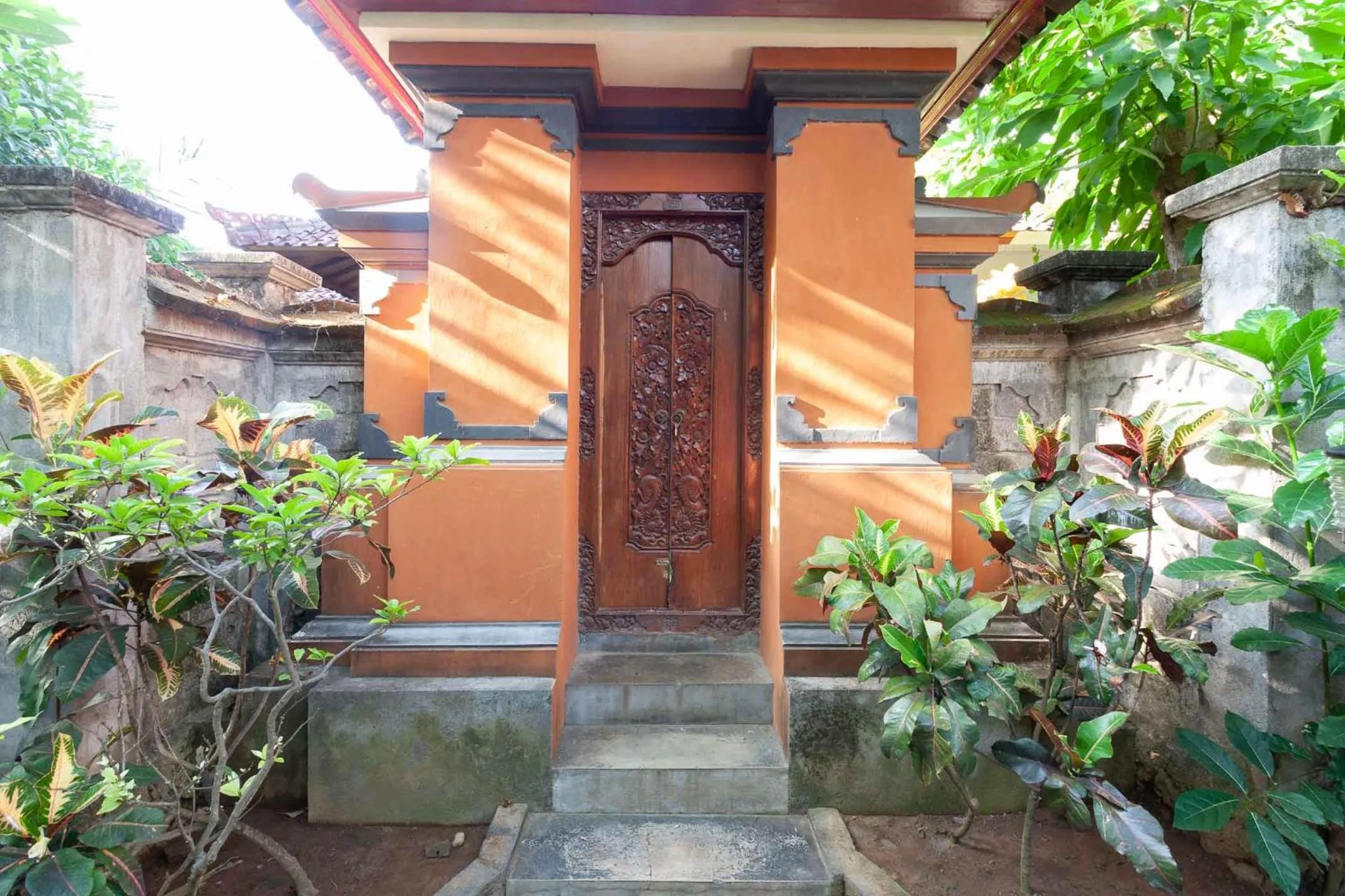 Garden in The Guest Villas Legian Kuta