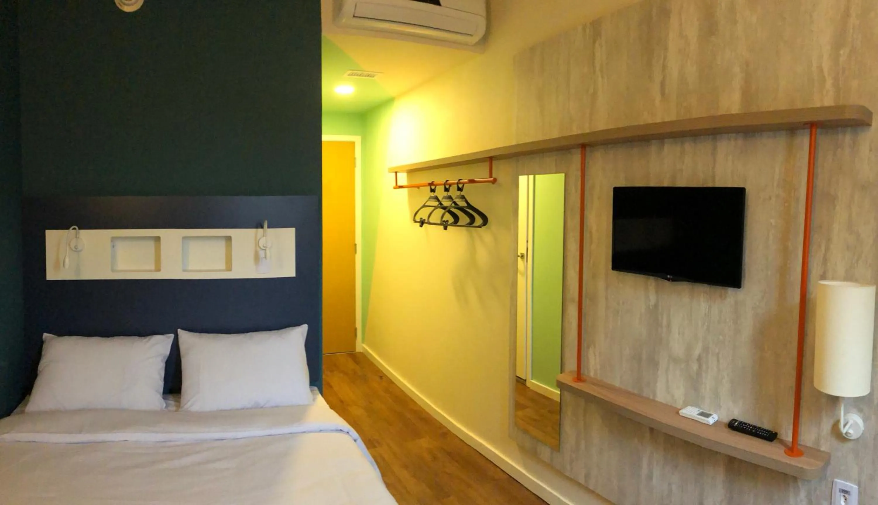 Bedroom, Bed in ibis budget Petropolis