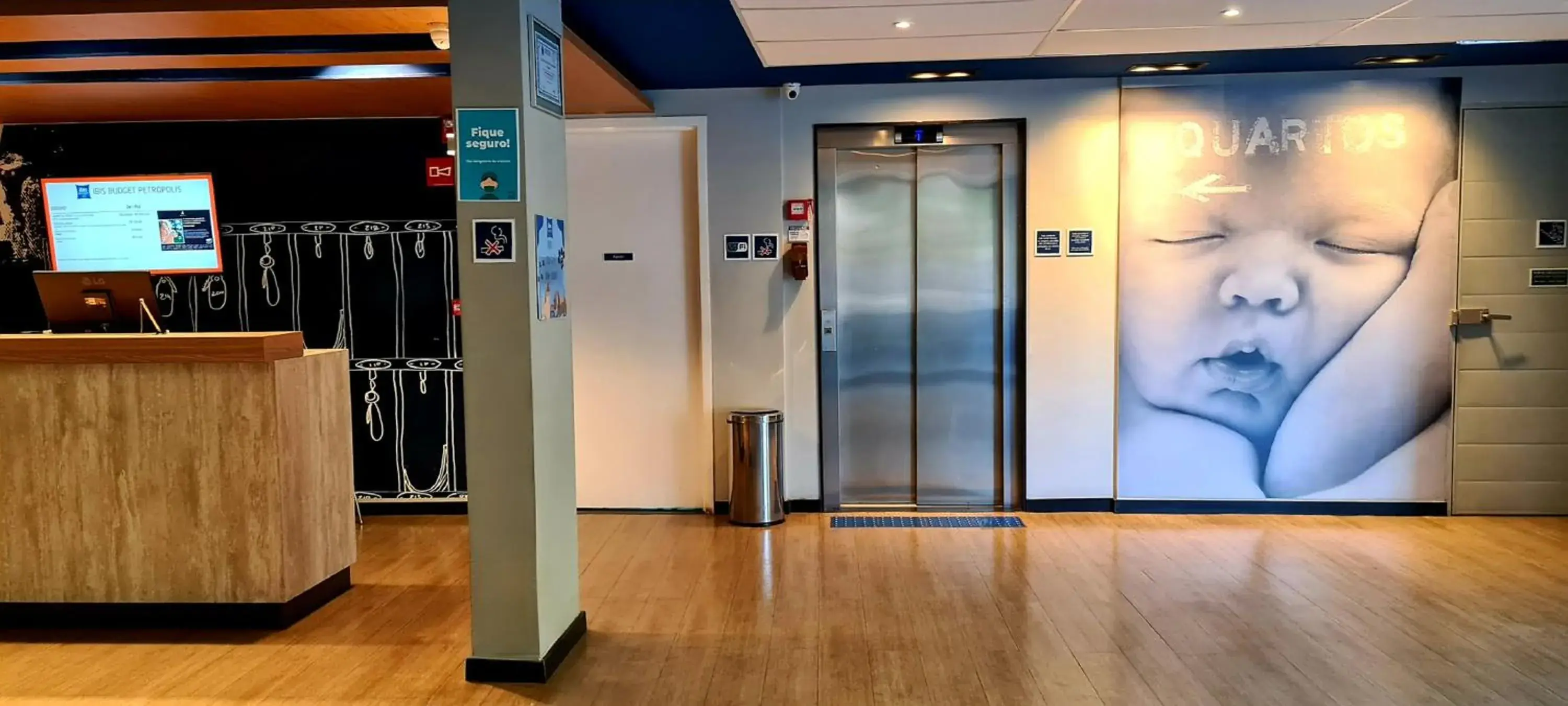 Lobby or reception in ibis budget Petropolis Lobby or reception in ibis budget Petropolis