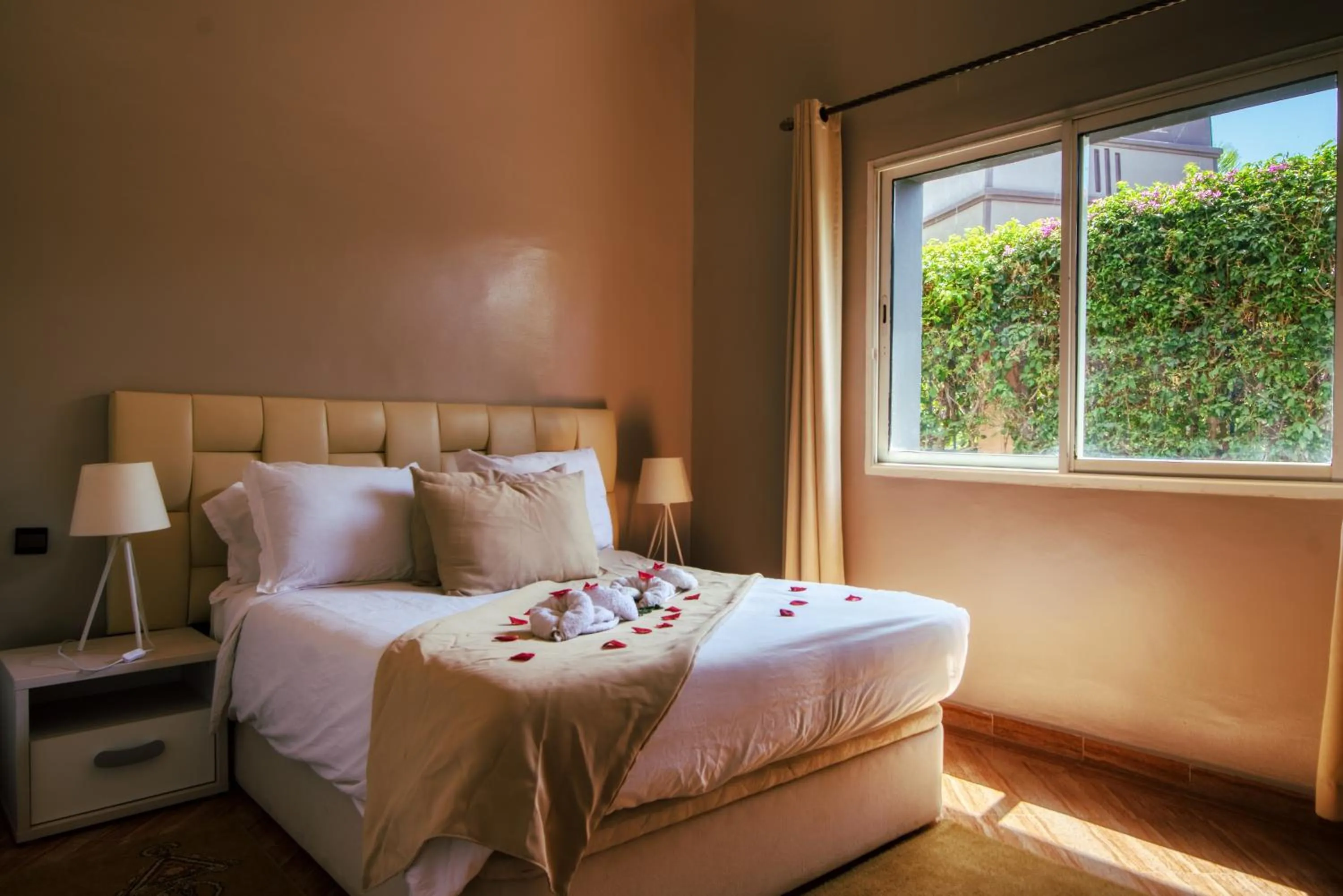 Bedroom, Bed in Villas 95 Appart'Hôtel