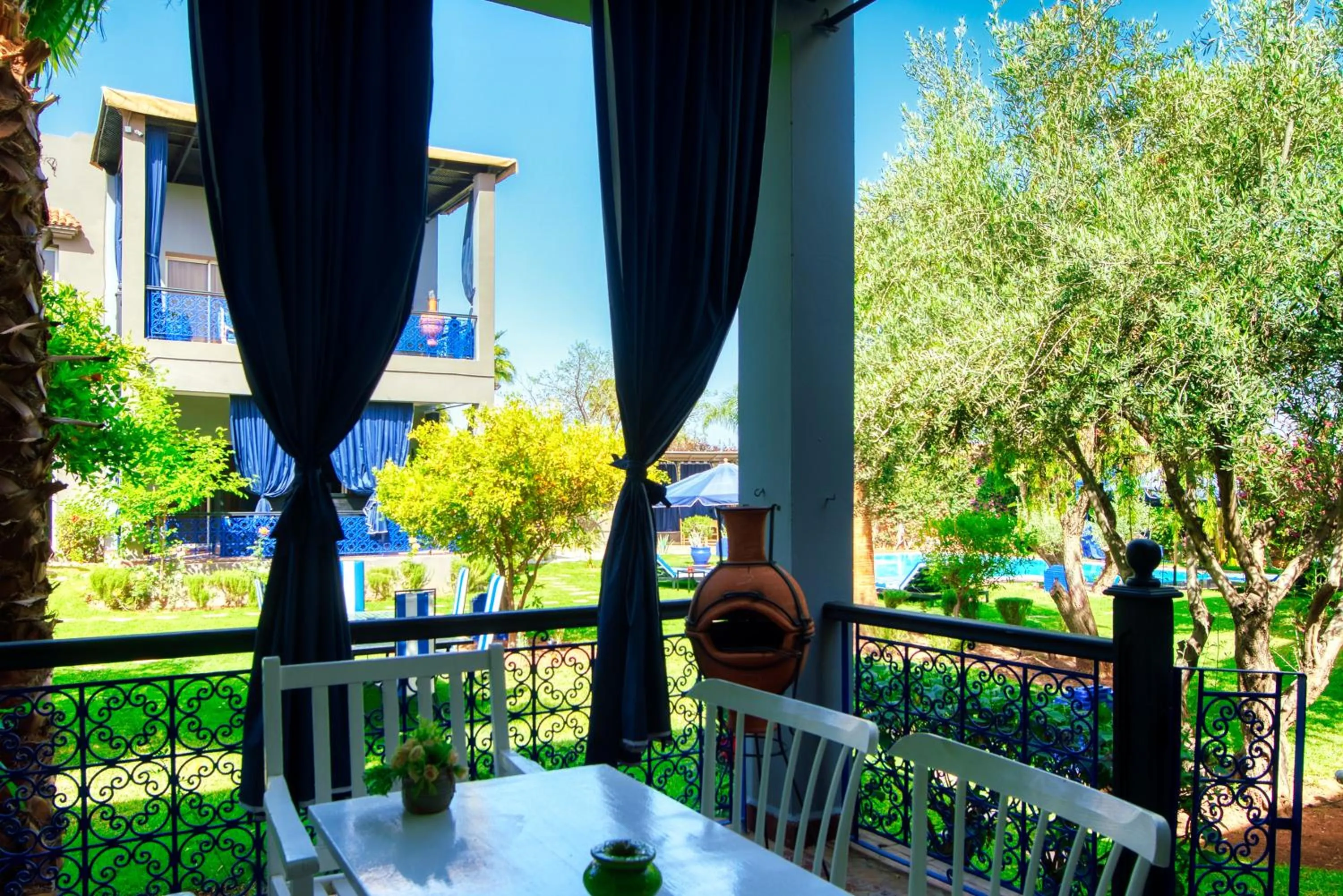 Balcony/Terrace in Villas 95 Appart'Hôtel