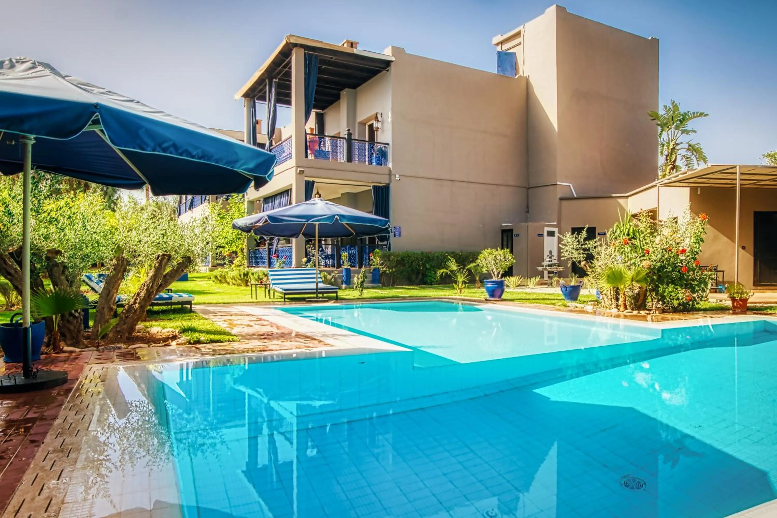 Pool view in Villas 95 Appart'Hôtel