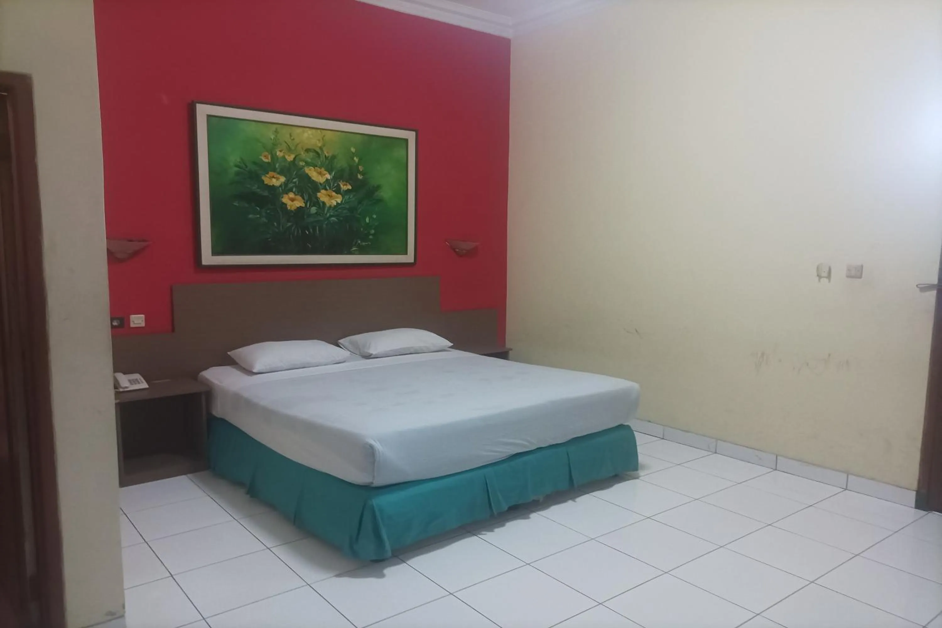 Bedroom, Bed in Permata Hijau