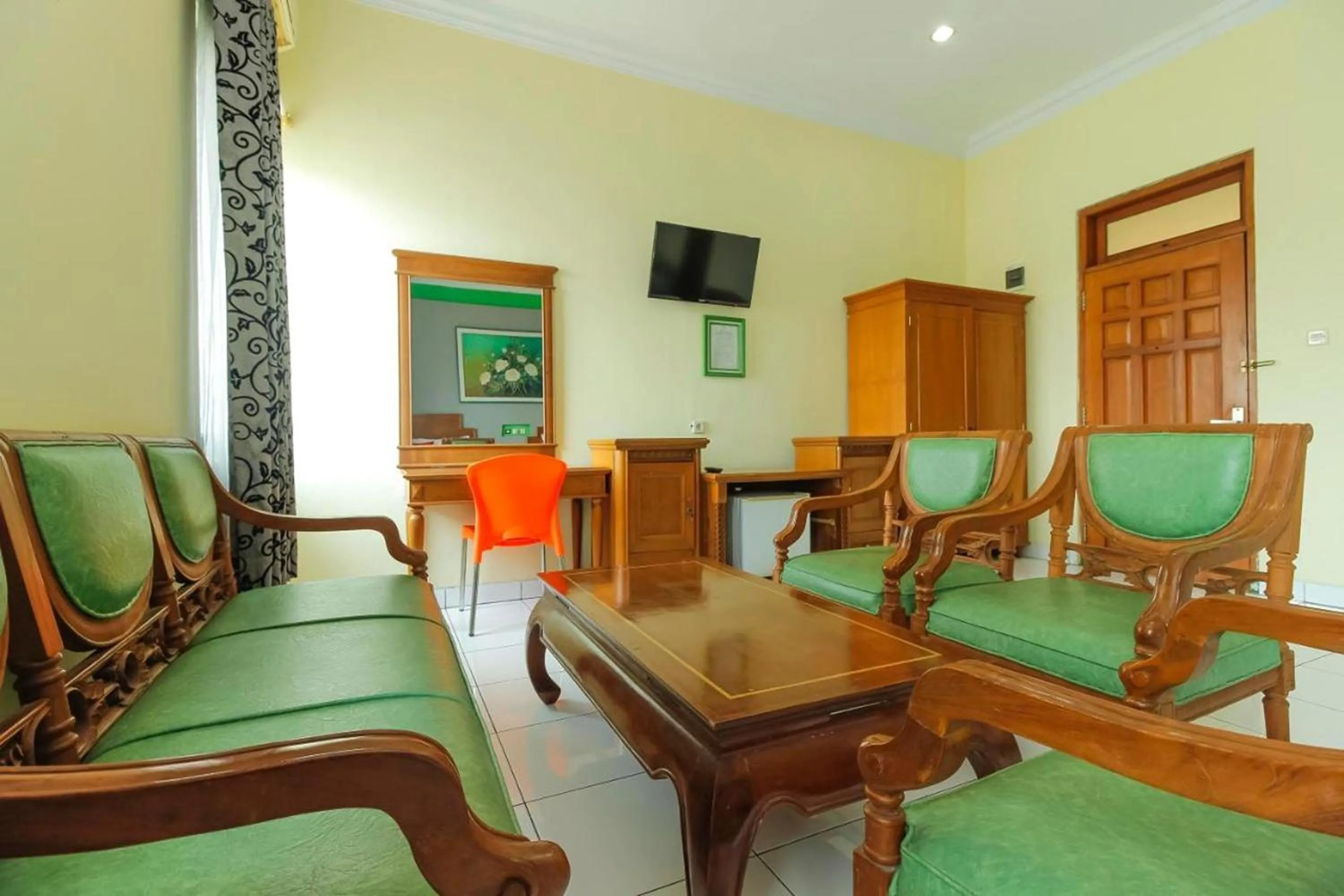 Seating area in Permata Hijau