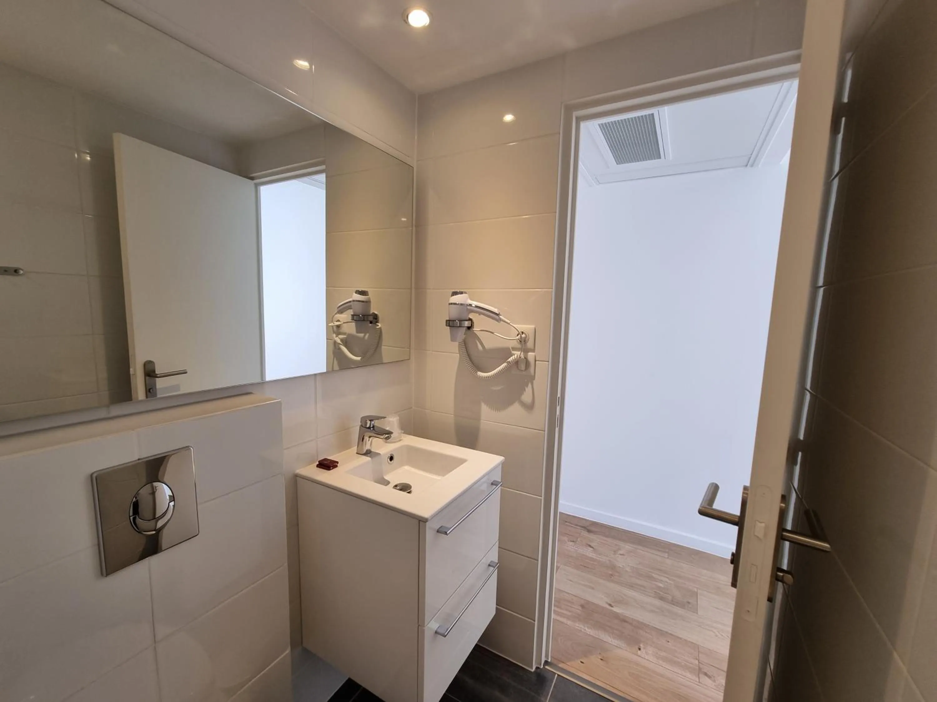 Bathroom in Oskar Hotel