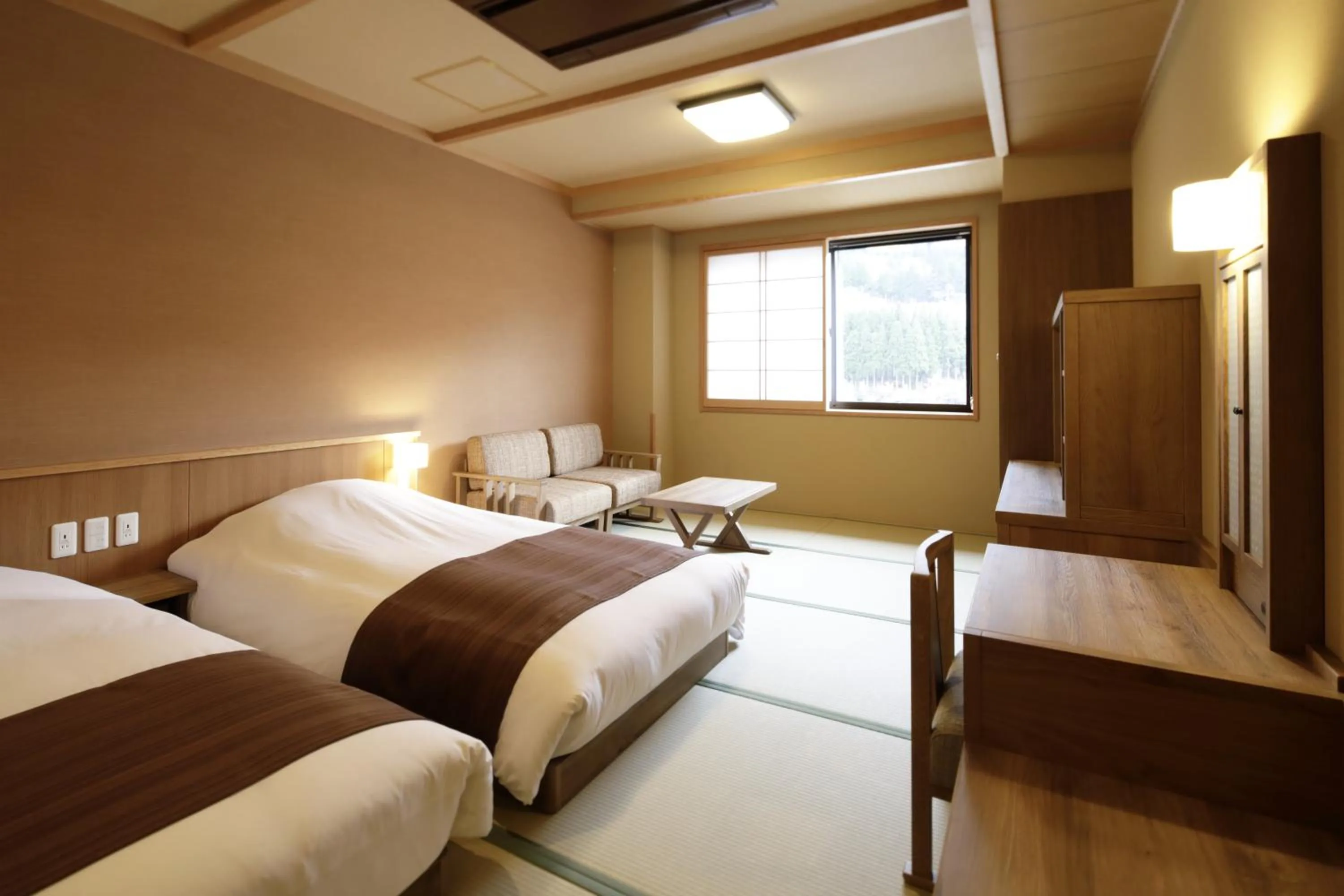 Photo of the whole room, Bed in Onyado Yuinosho, Shirakawago