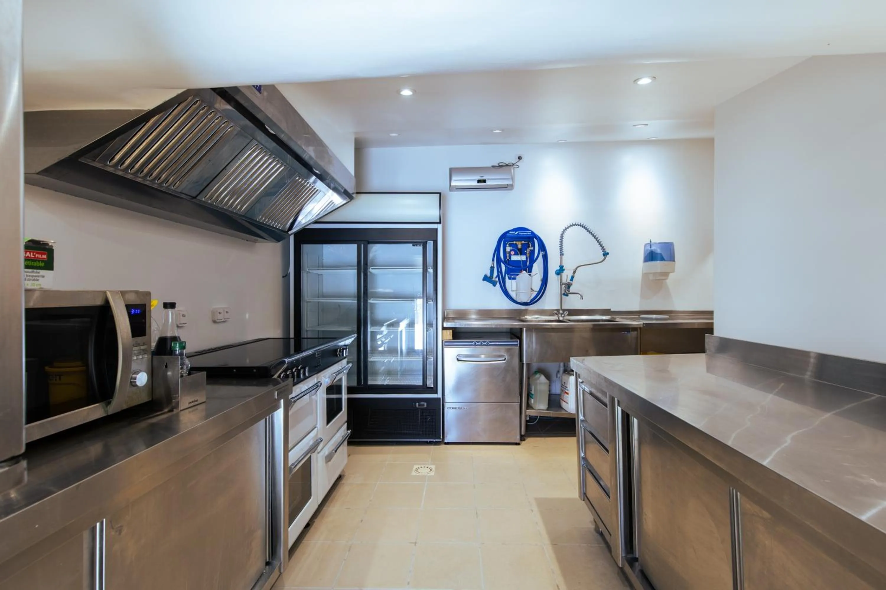 kitchen in Chambres & Tables d'hôtes Moulin de Lavon