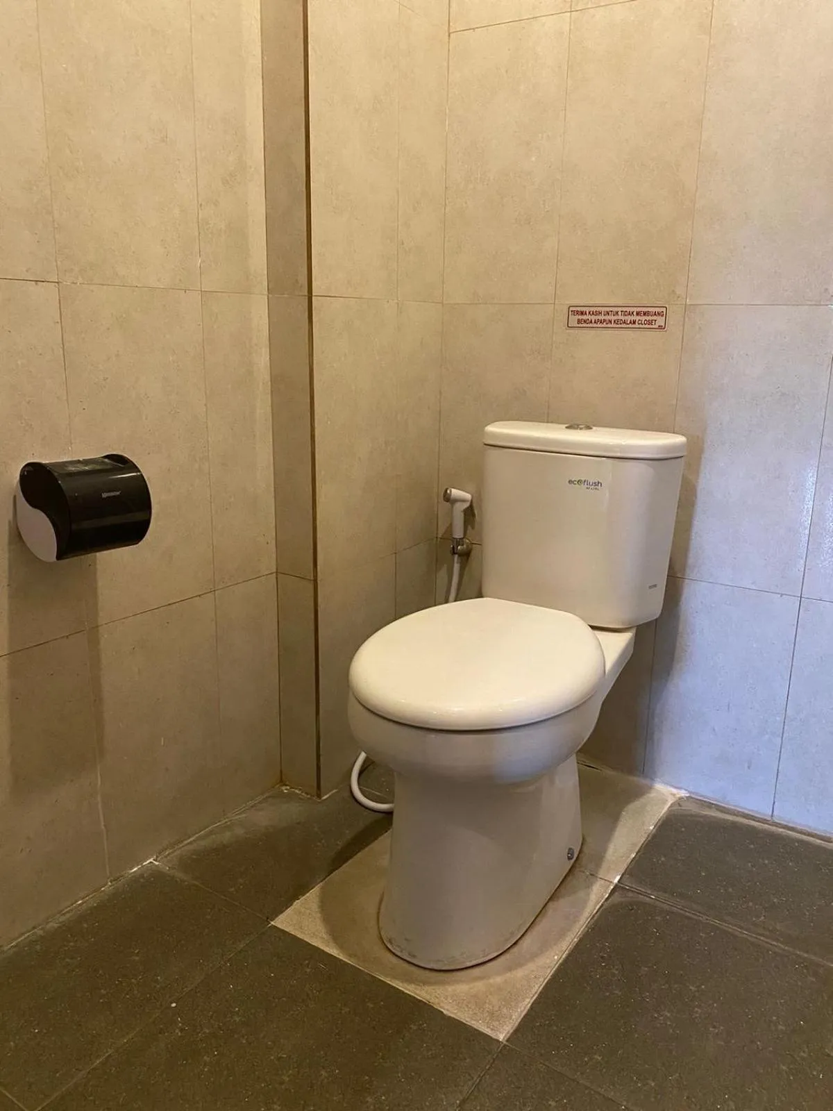 Toilet in Asiana Lovina Hotel