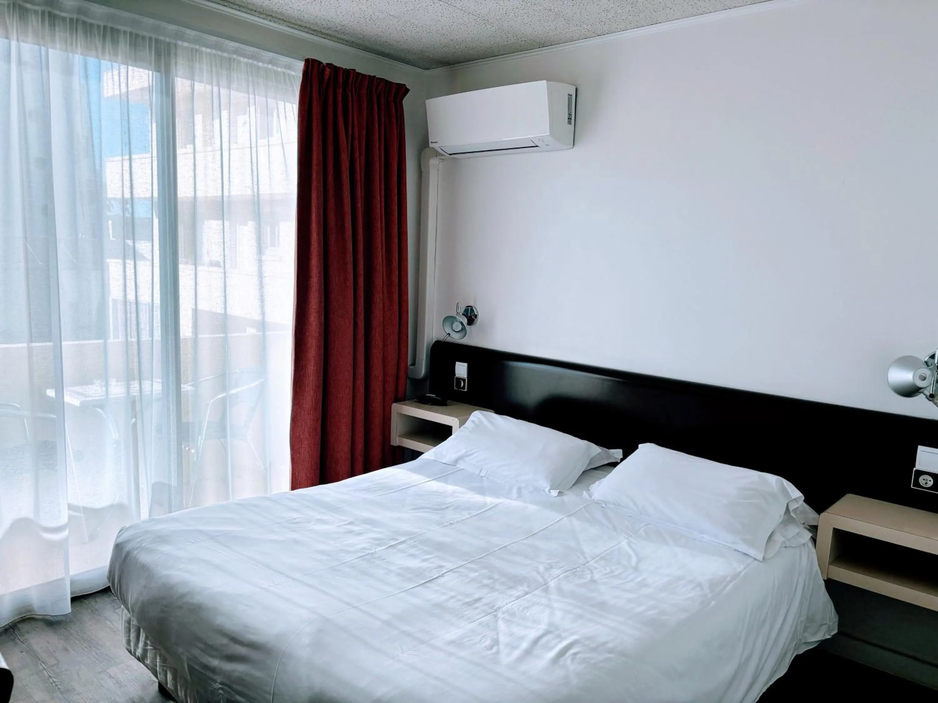 Photo of the whole room, Bed in Brasilia Hôtel