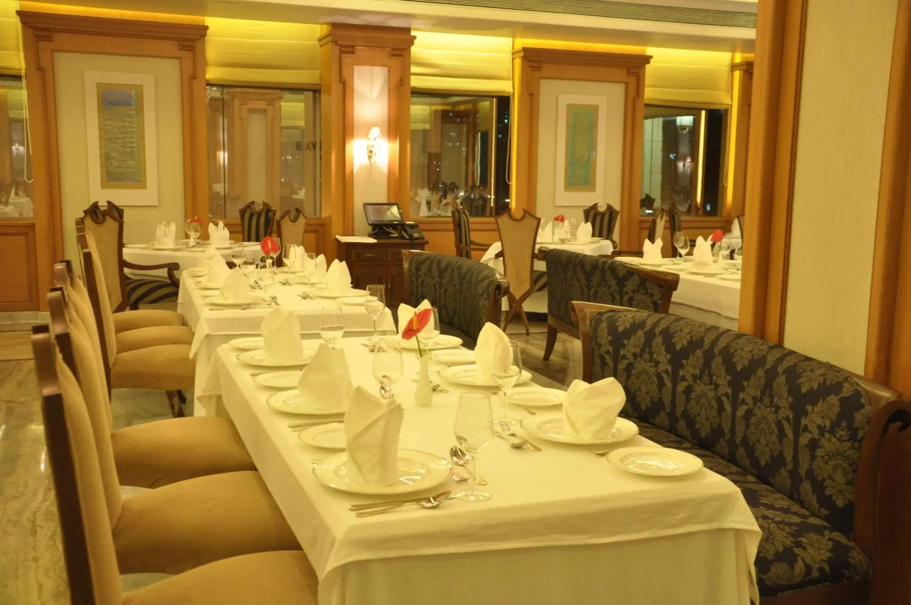 Restaurant/places to eat in Royal Tulip Navi Mumbai Restaurant/places to eat in Royal Tulip Navi Mumbai