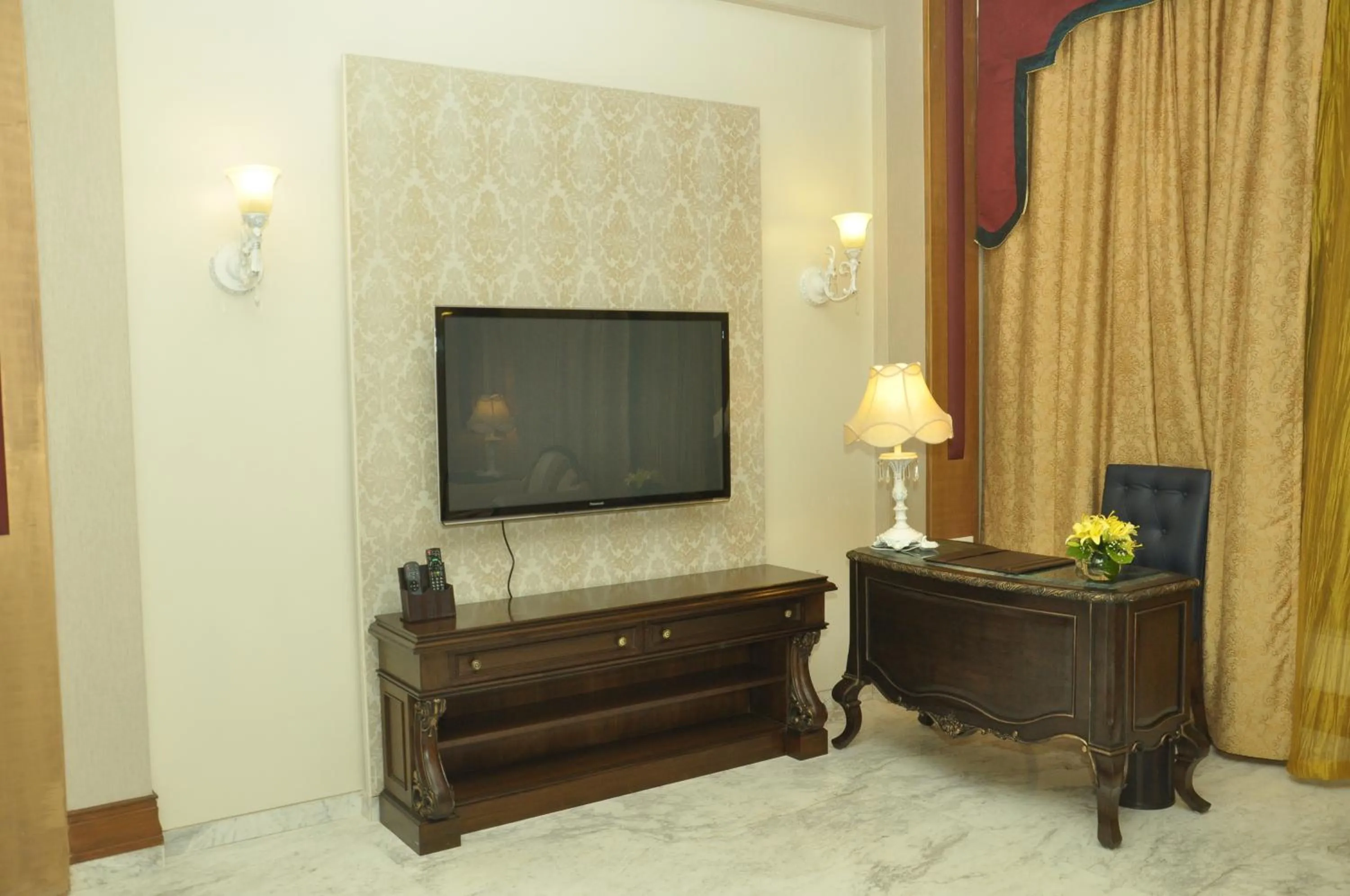 Decorative detail in Royal Tulip Navi Mumbai