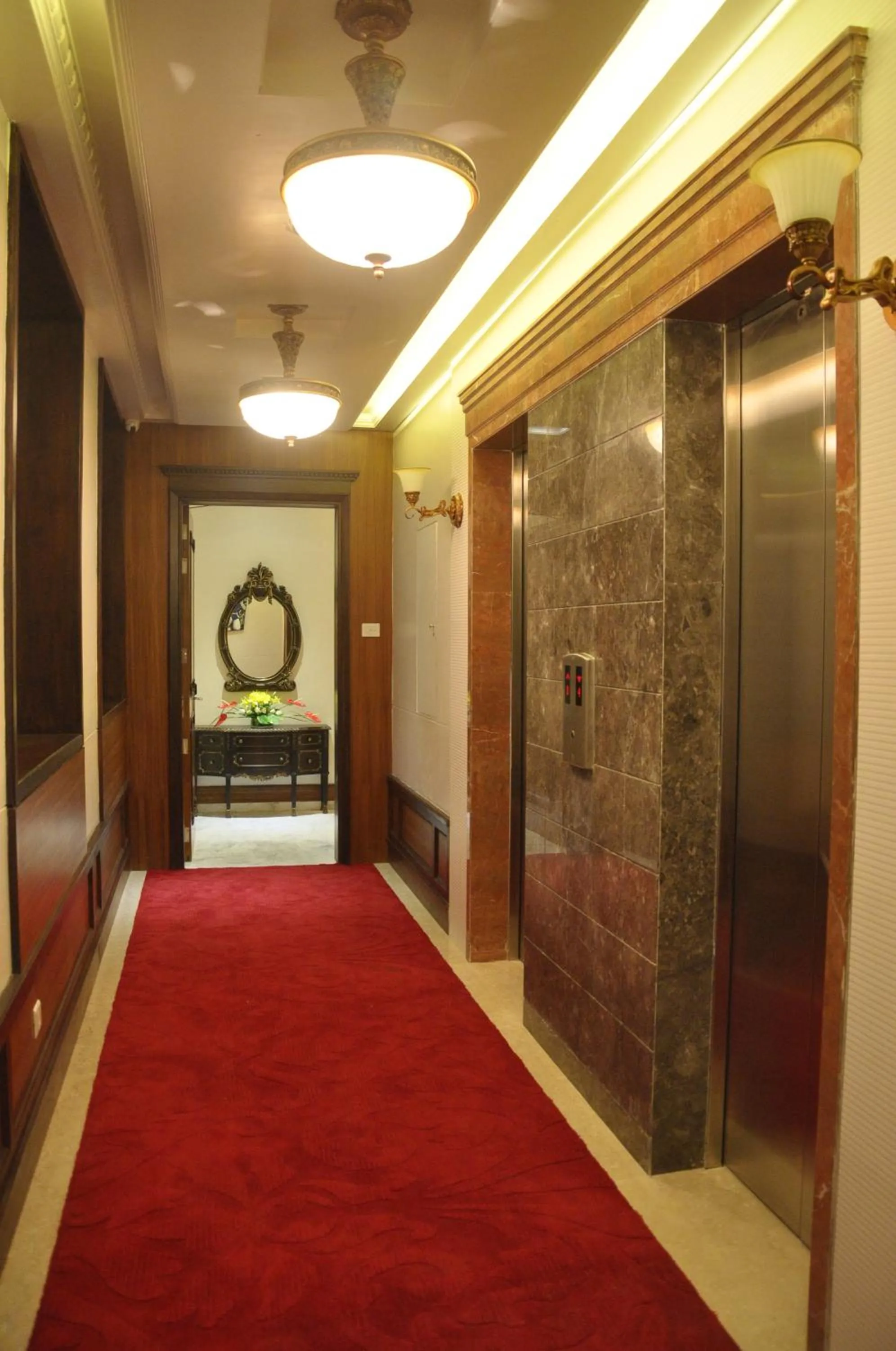 Decorative detail in Royal Tulip Navi Mumbai