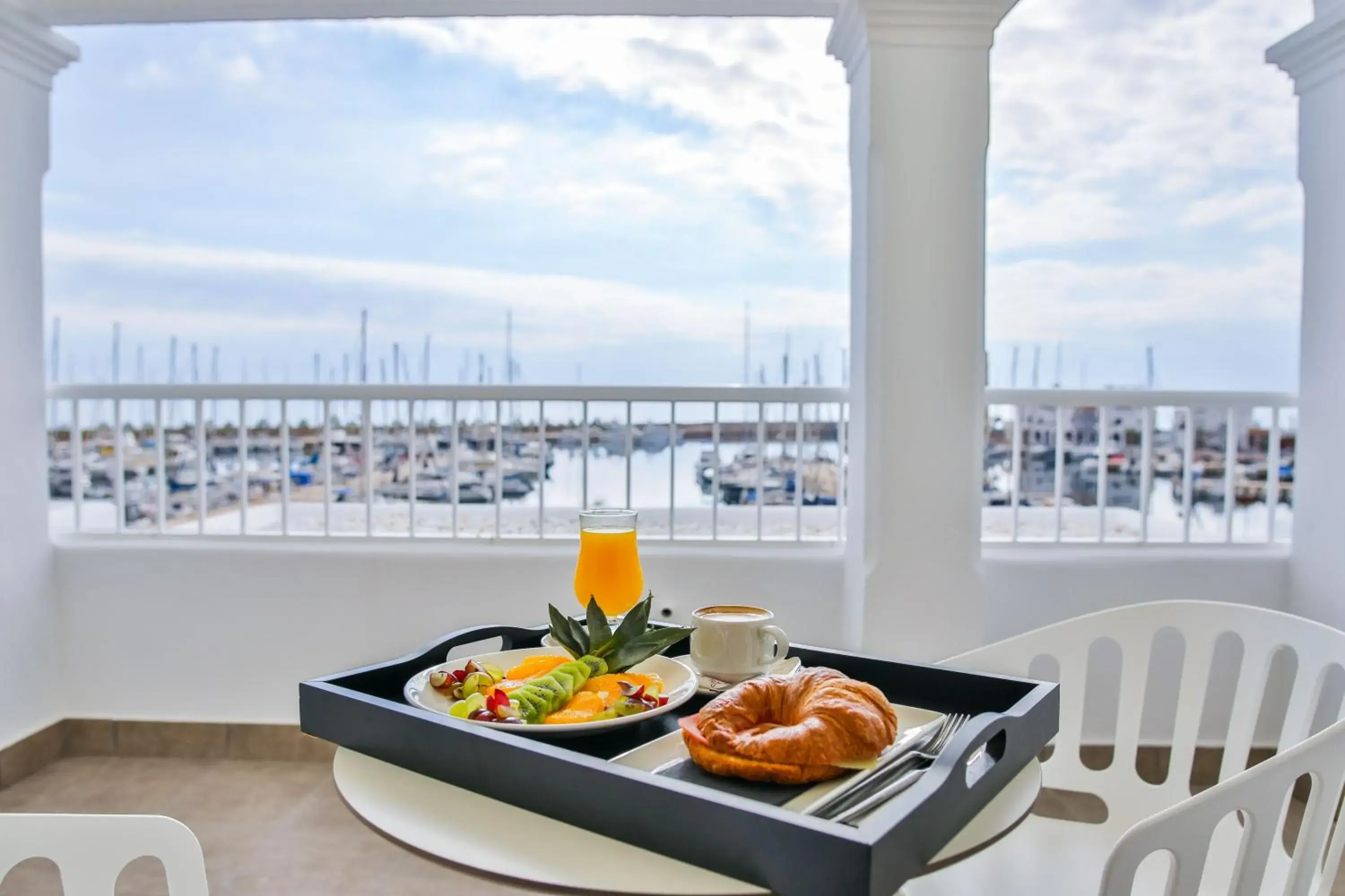 Food and drinks in Moon Hotel & SPA. Food and drinks in Moon Hotel & SPA.