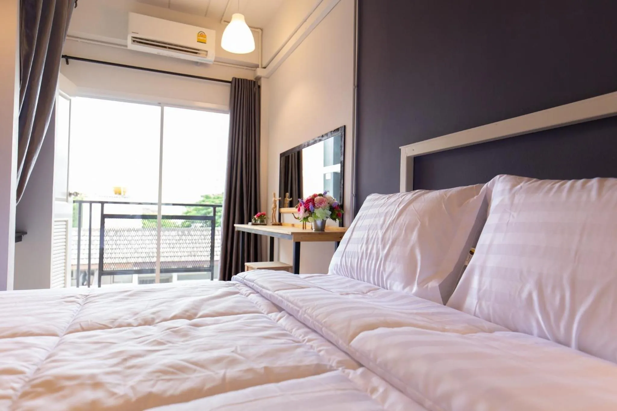 Decorative detail, Bed in Mango 10 House