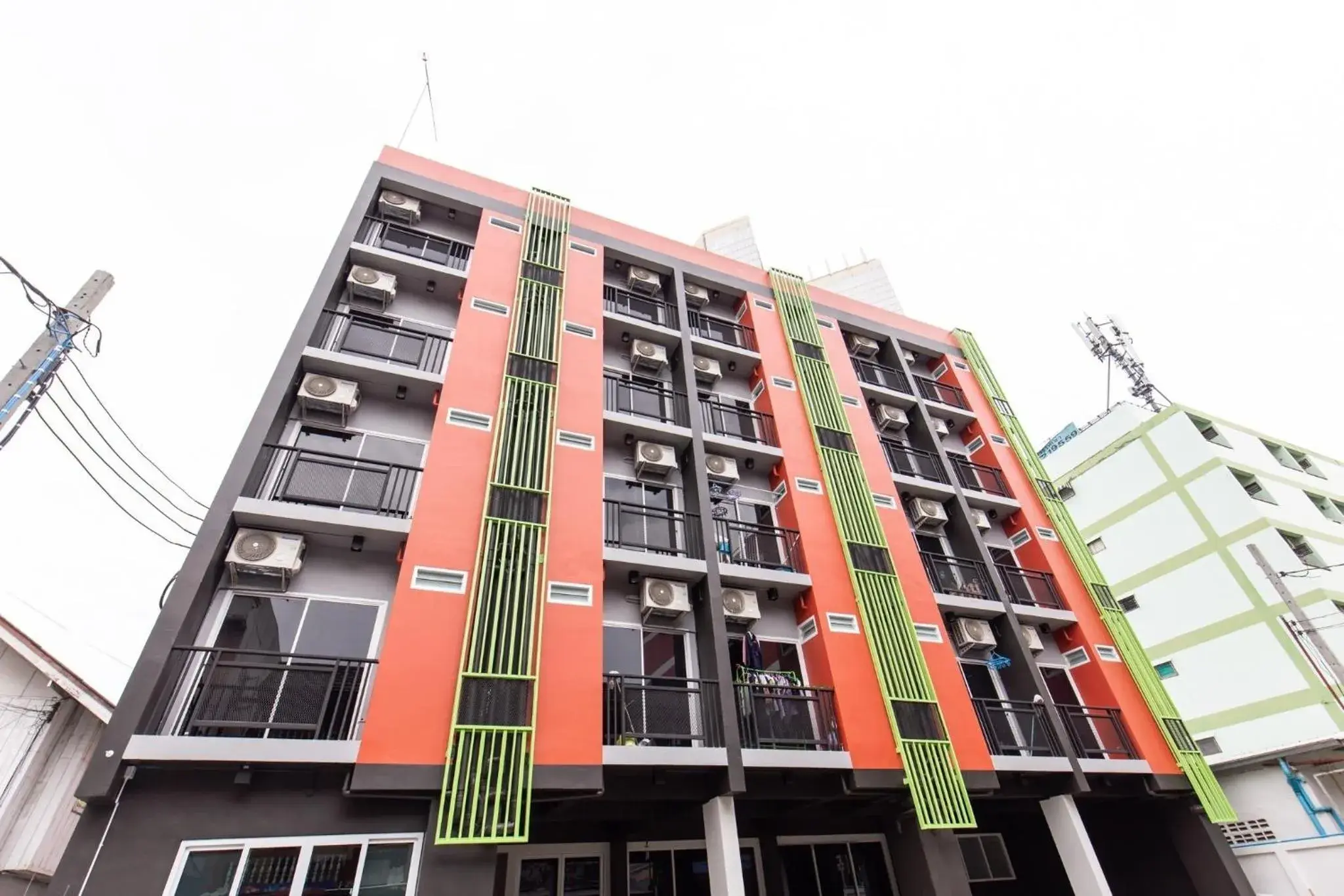 Property building in Mango 10 House Property building in Mango 10 House