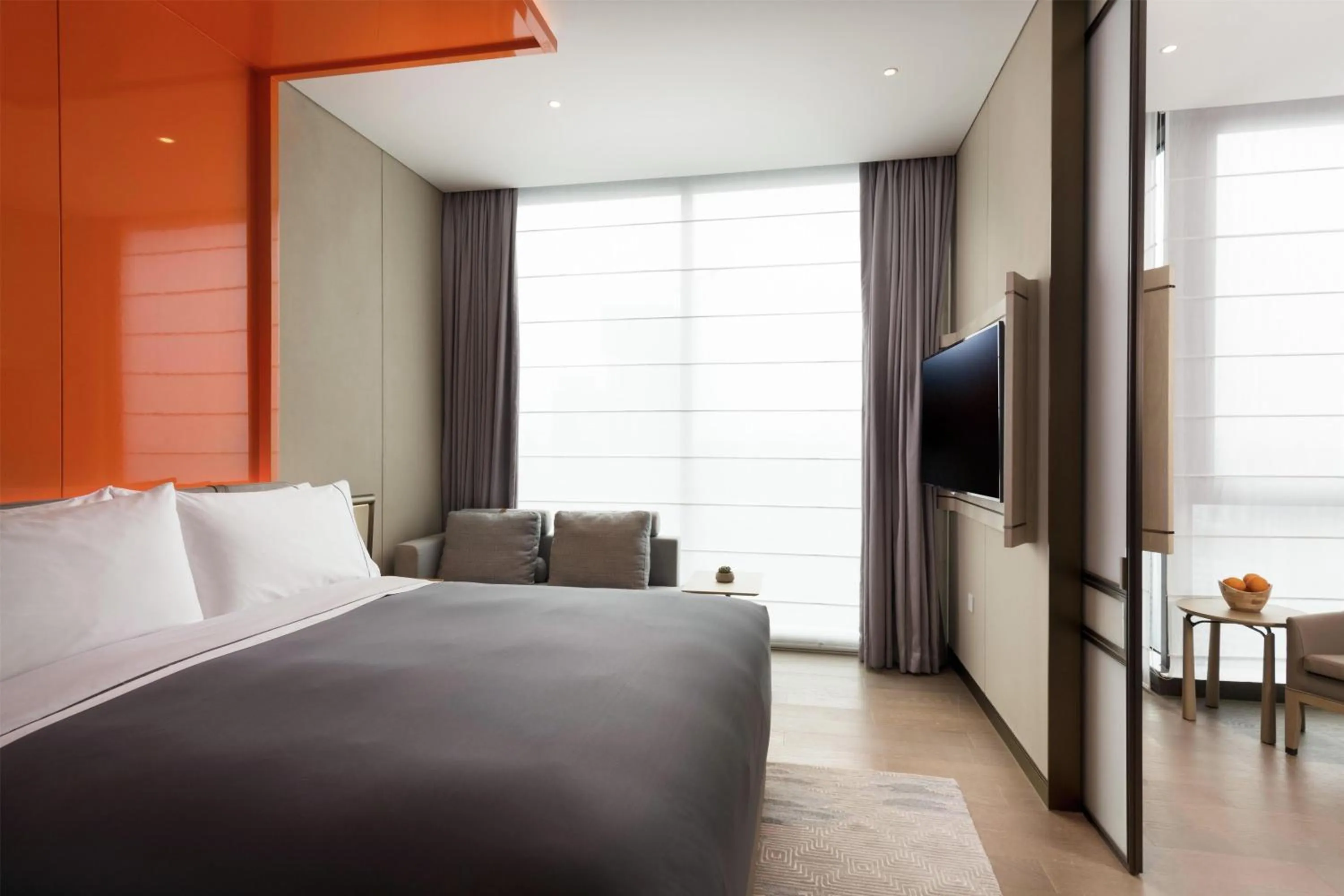 Bedroom, Bed in Canopy by Hilton Chengdu City Centre