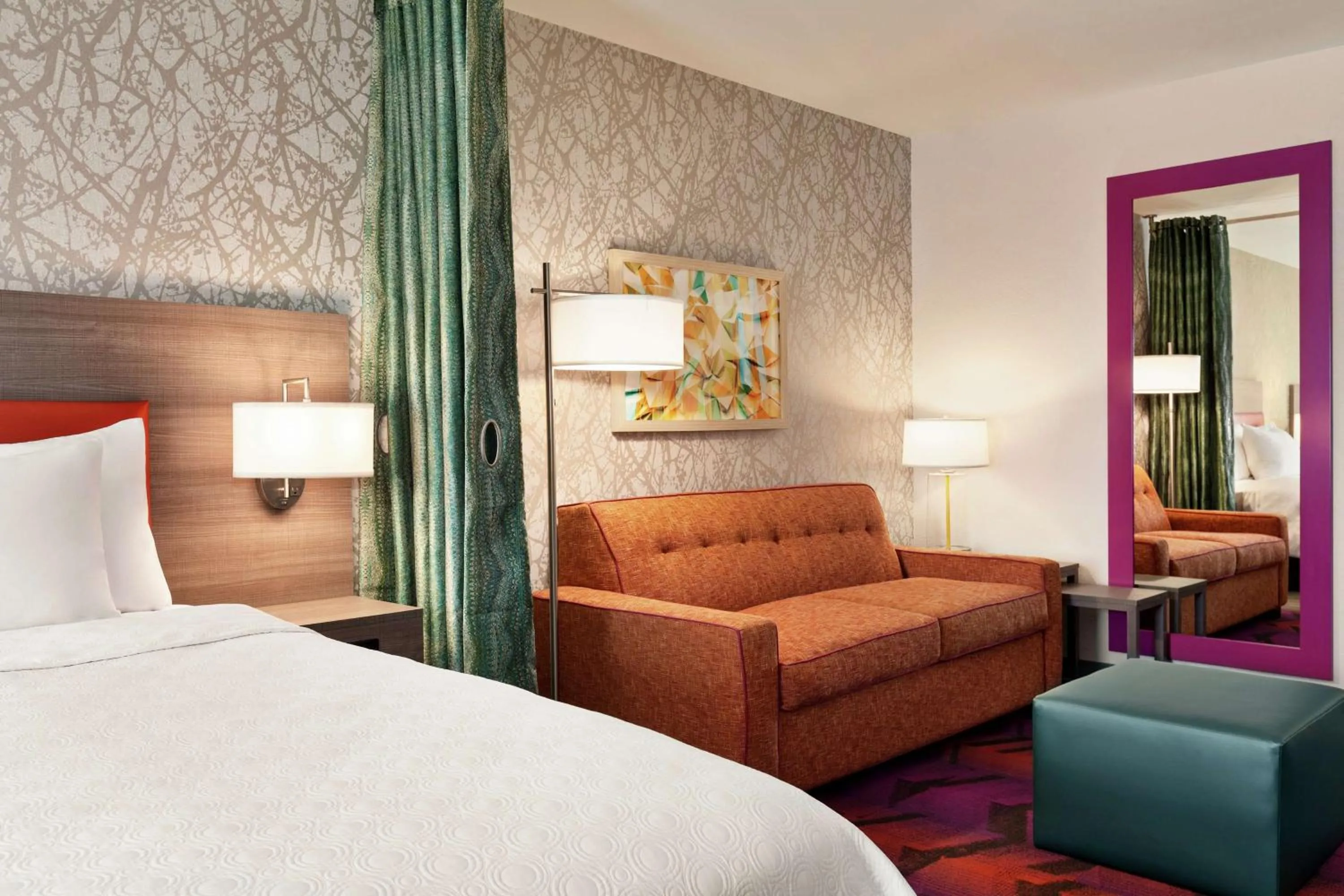 Living room, Bed in Home2 Suites By Hilton Silver Spring