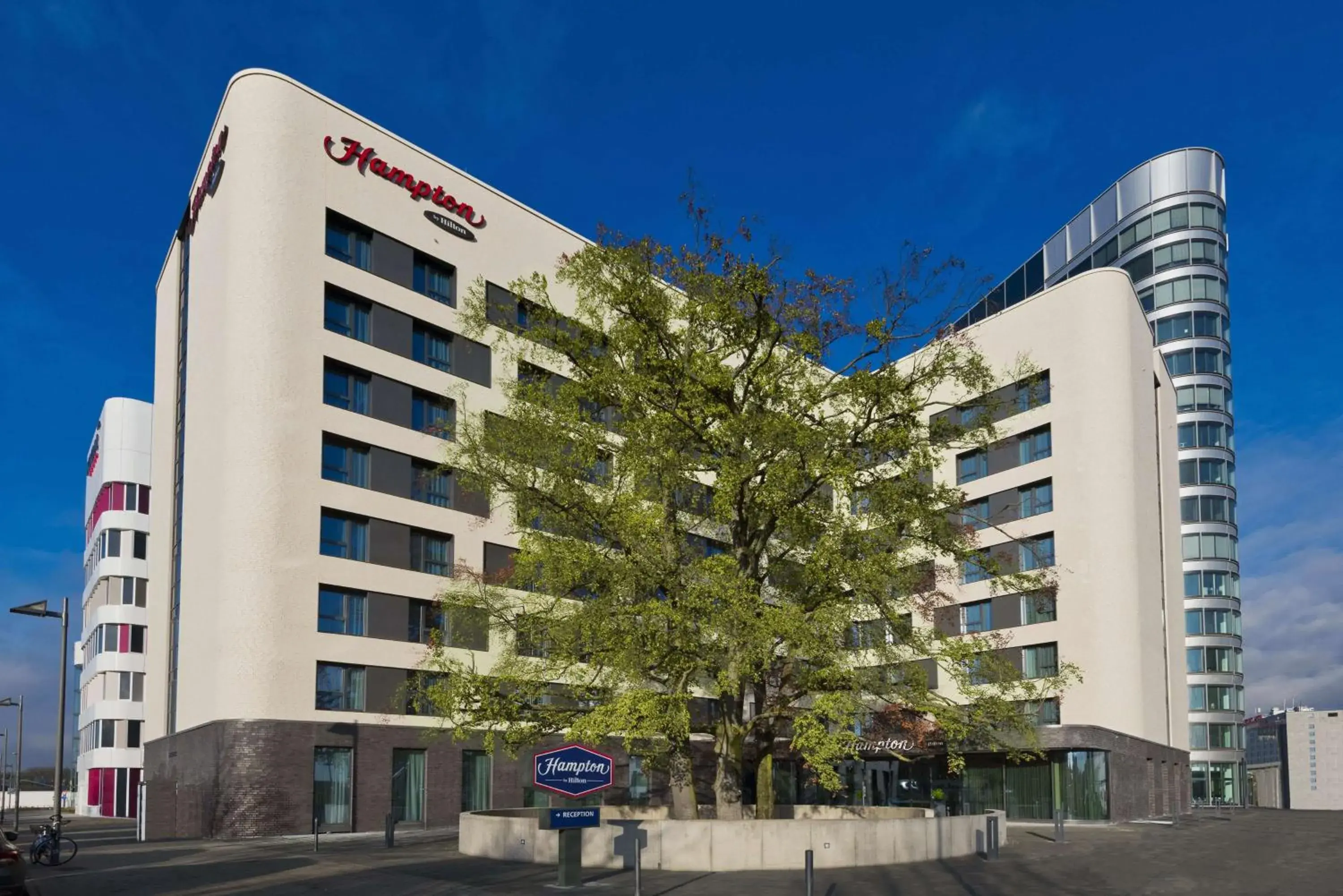 Property building in Hampton By Hilton Frankfurt Airport Property building in Hampton By Hilton Frankfurt Airport