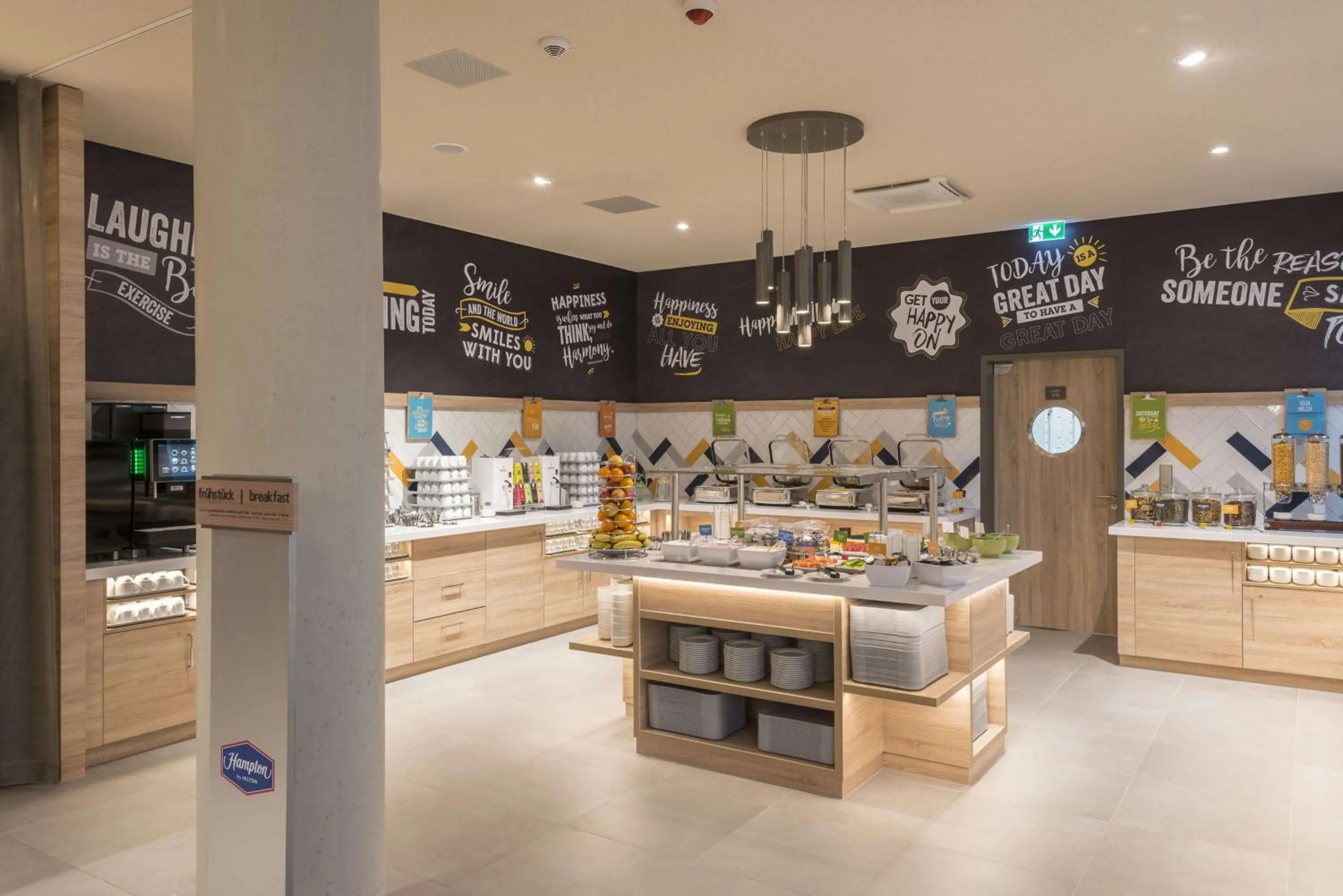 Dining area in Hampton By Hilton Frankfurt Airport