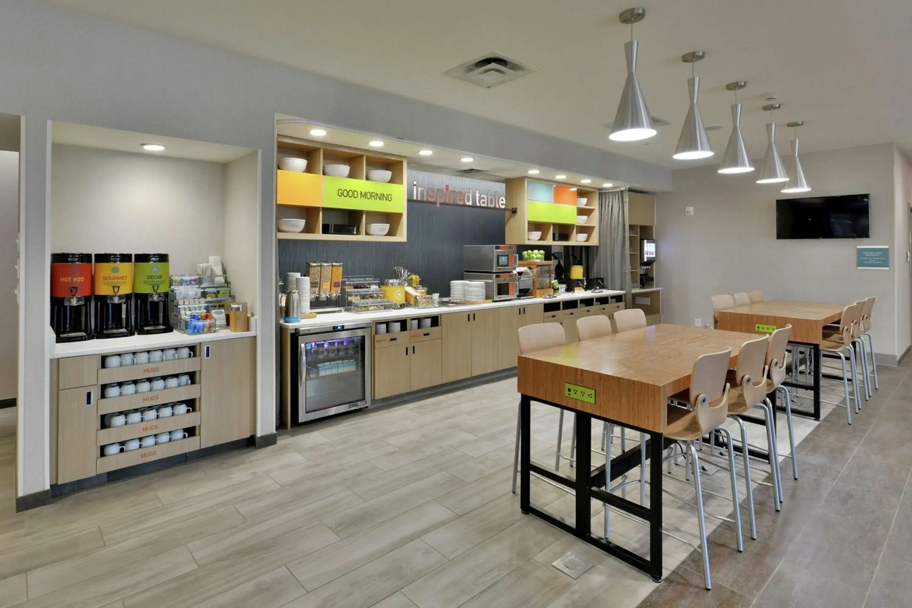 Breakfast in Home2 Suites By Hilton Duncan Breakfast in Home2 Suites By Hilton Duncan