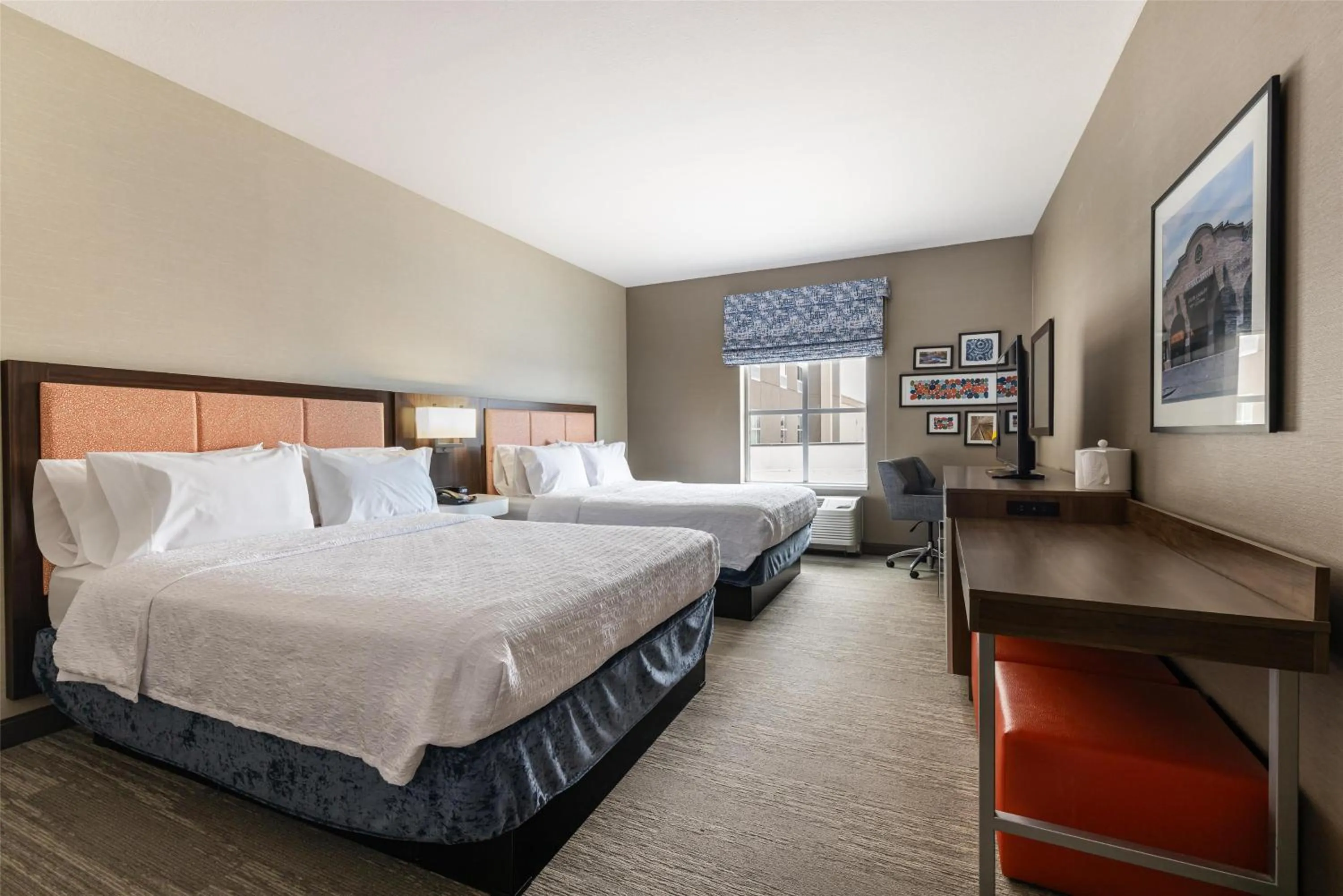 Bed in Hampton Inn And Suites Logan, Ut