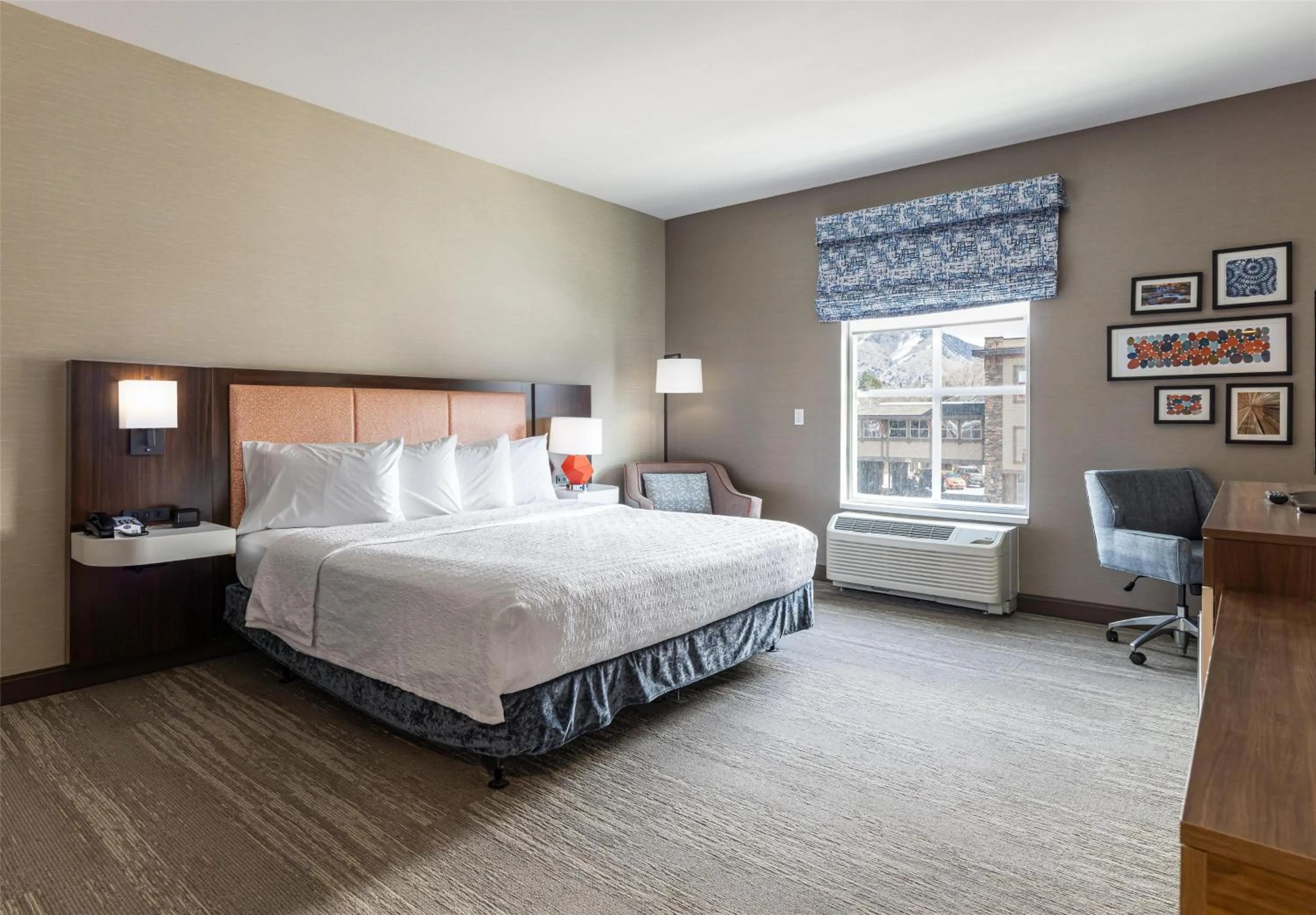 Bed in Hampton Inn And Suites Logan, Ut