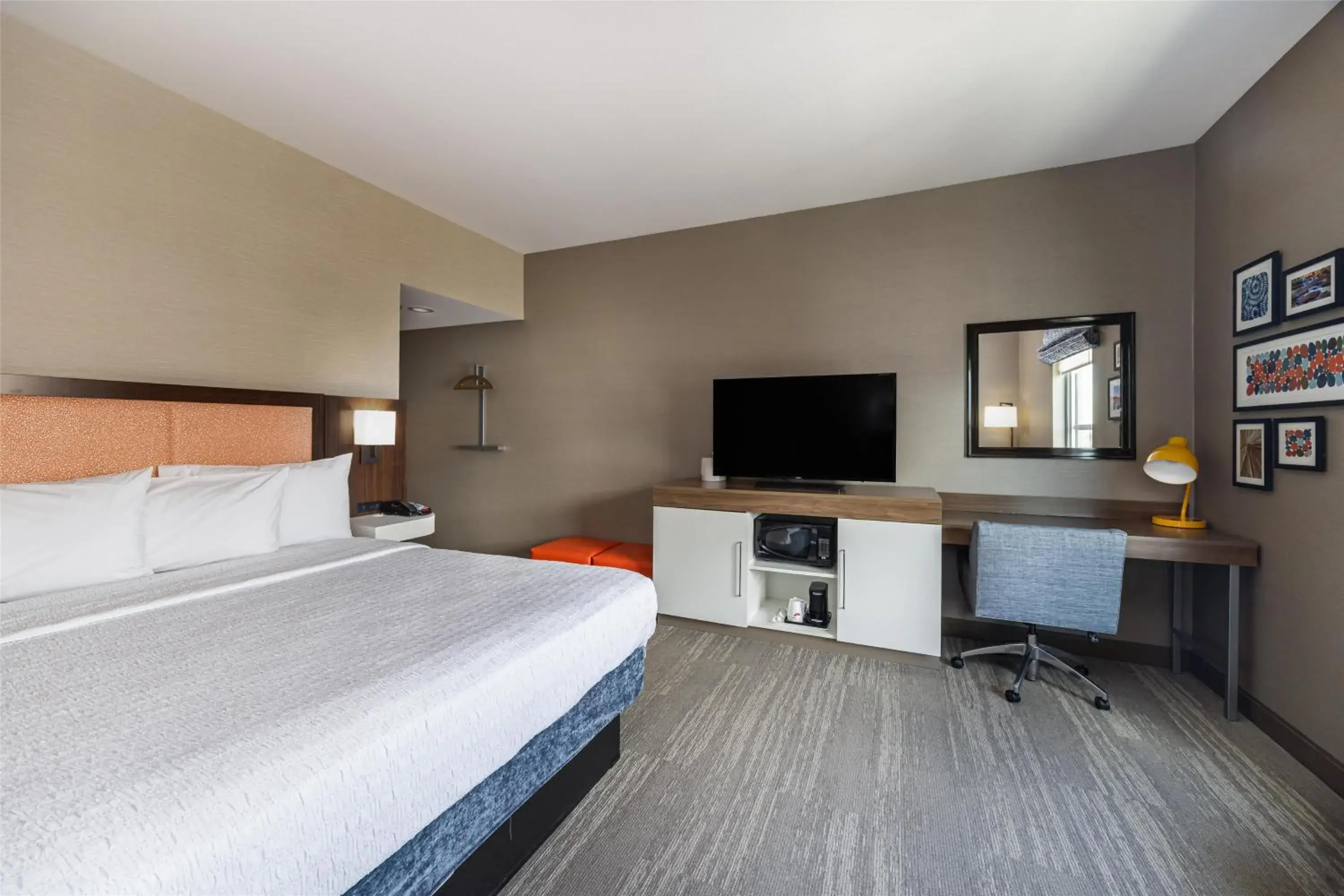 Bedroom, Bed in Hampton Inn And Suites Logan, Ut Bedroom, Bed in Hampton Inn And Suites Logan, Ut