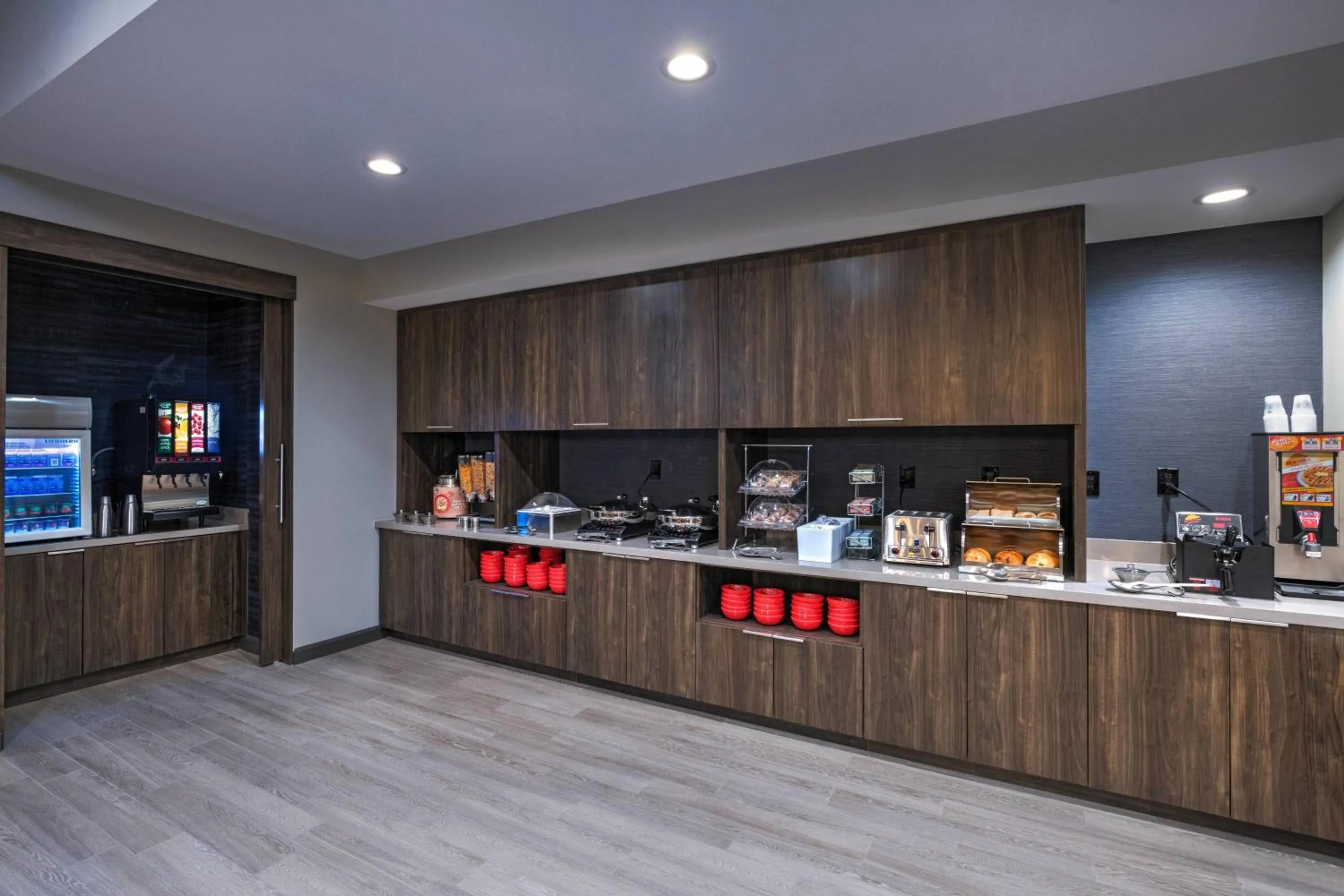 Breakfast in TownePlace Suites by Marriott Dallas DFW Airport North/Irving