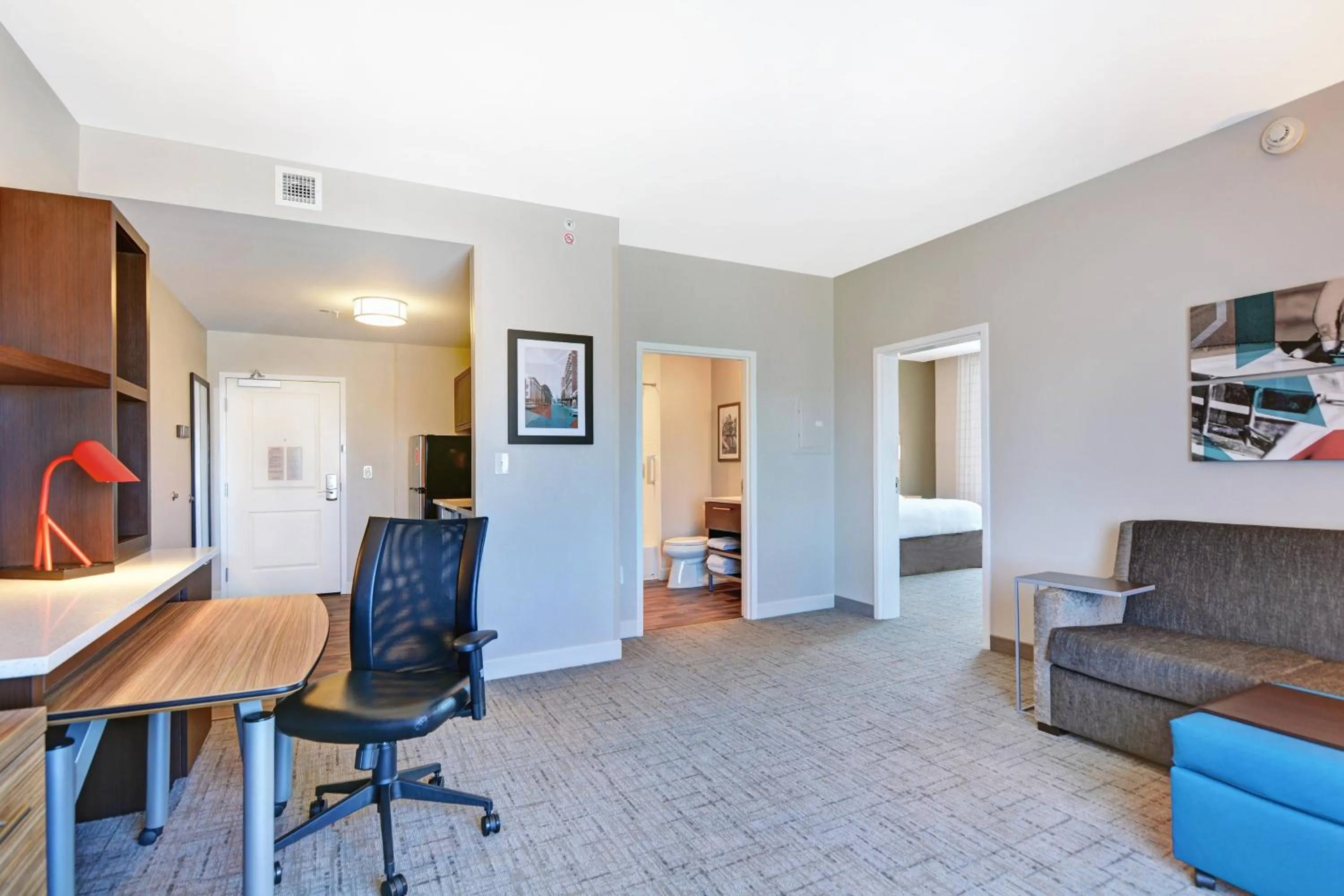 Living room in TownePlace Suites by Marriott Jackson Airport/Flowood