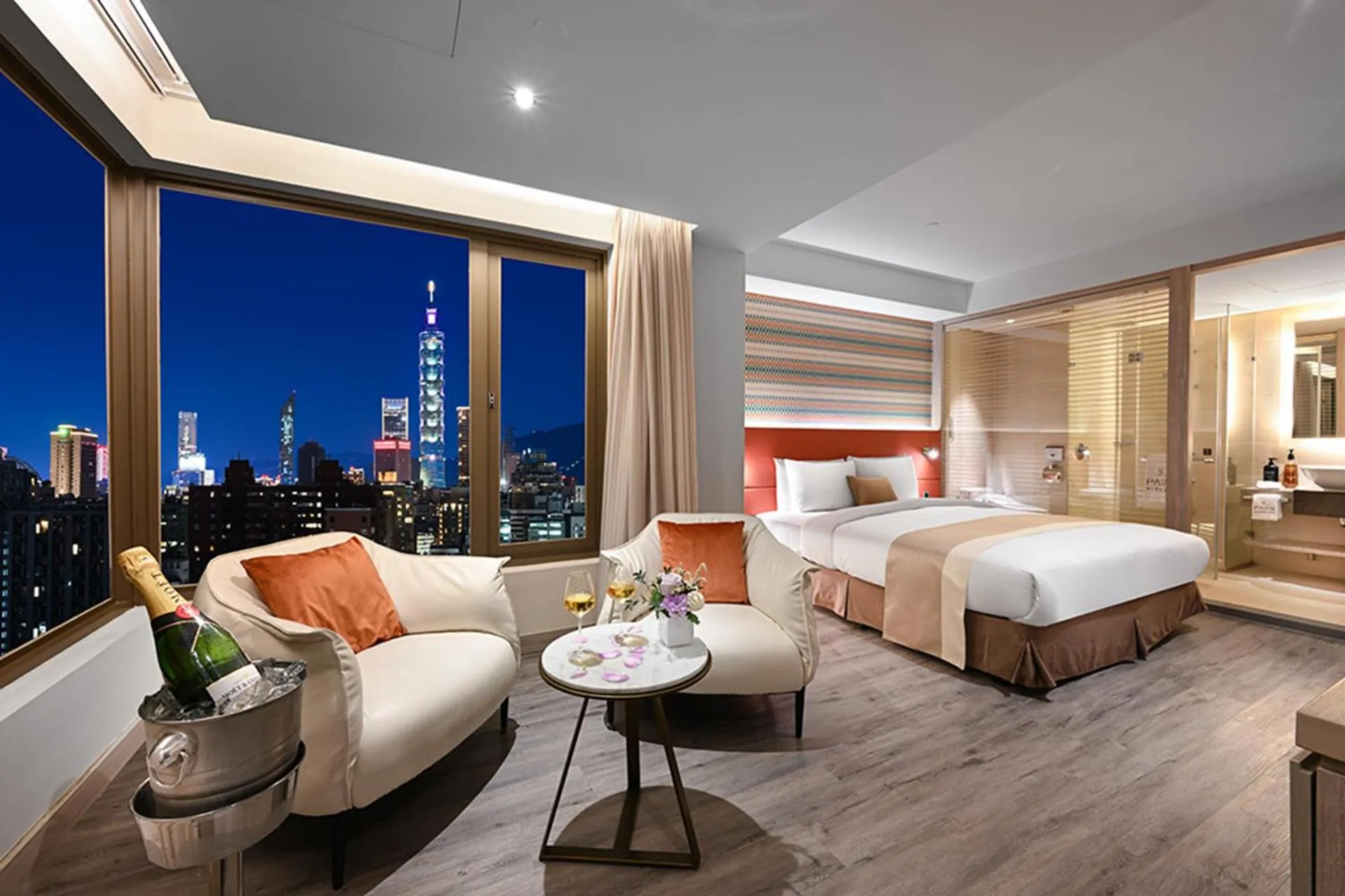 Bedroom, Bed in Park Taipei Hotel