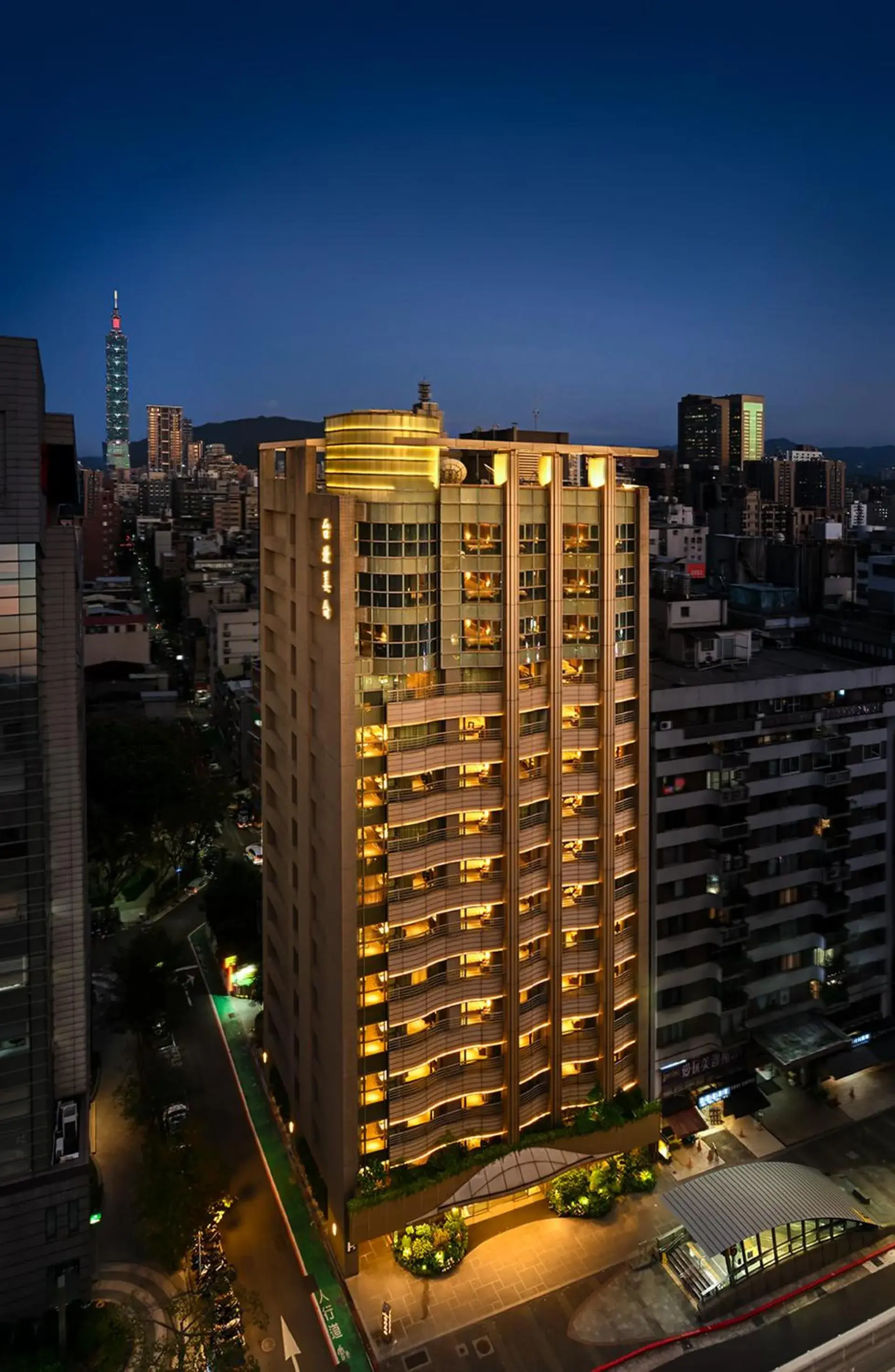 Property building in Park Taipei Hotel Property building in Park Taipei Hotel
