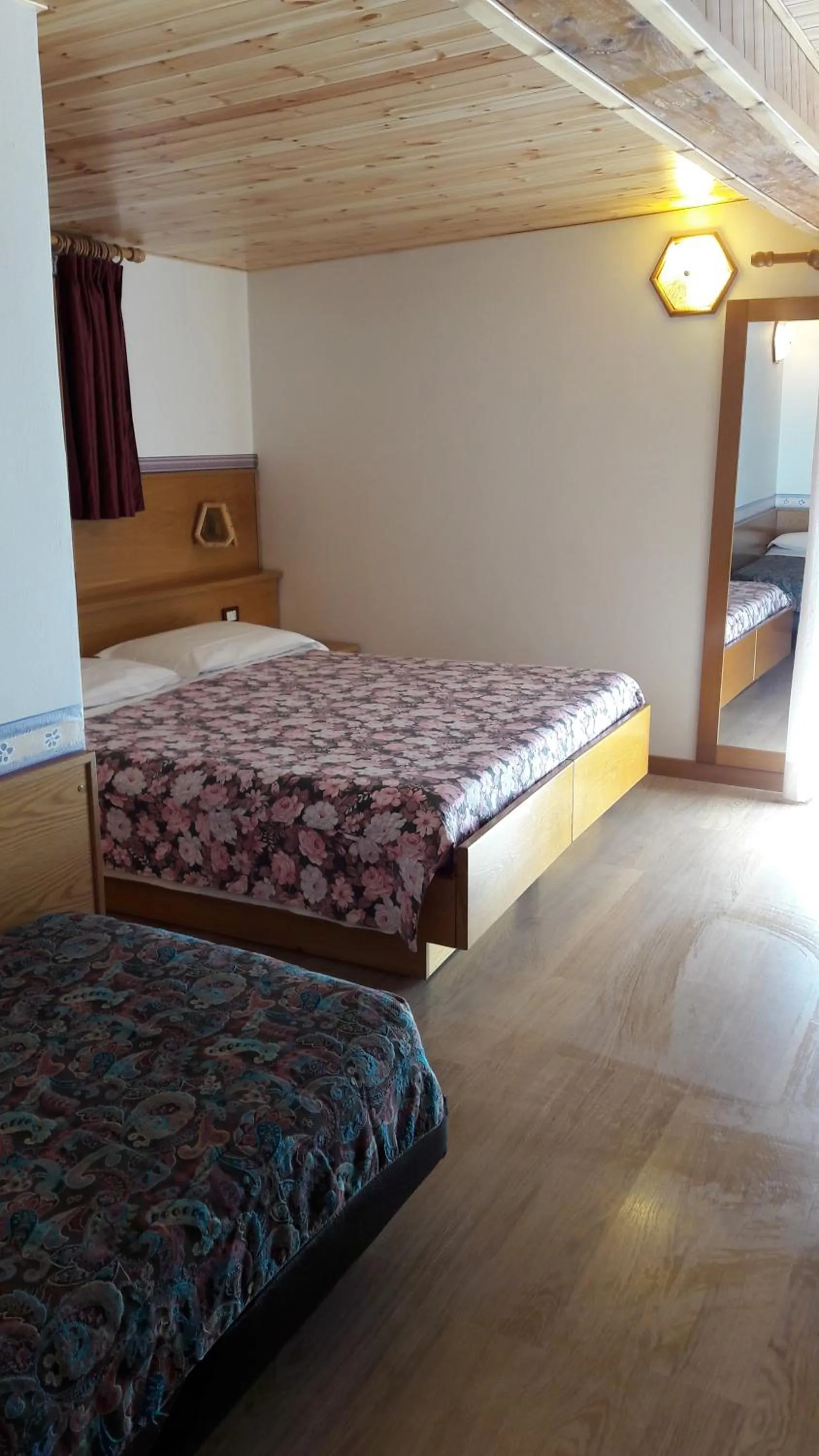 Bed in Hotel Edelweiss