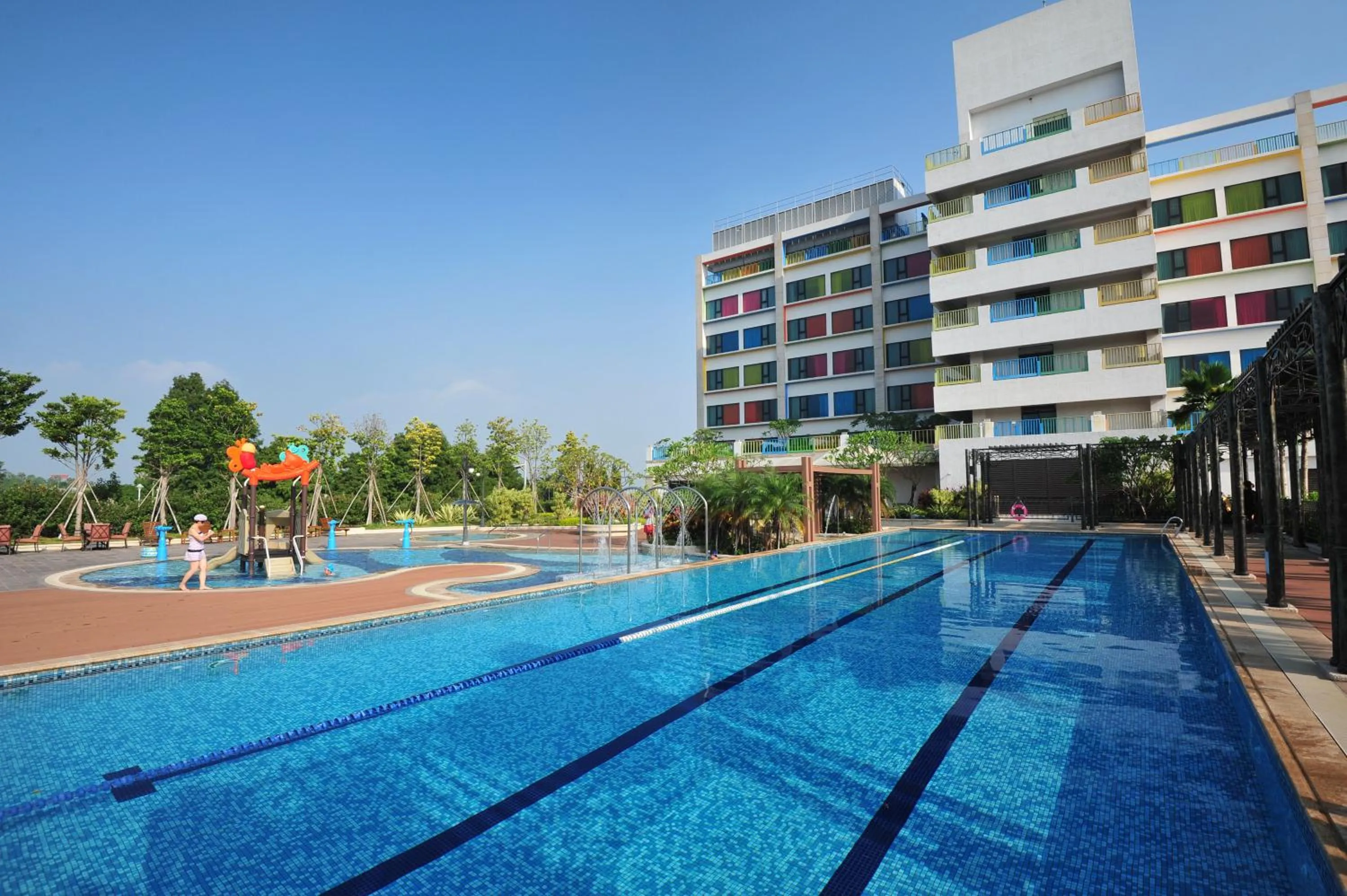 Swimming pool in Fullon Hotel LihPao Resort