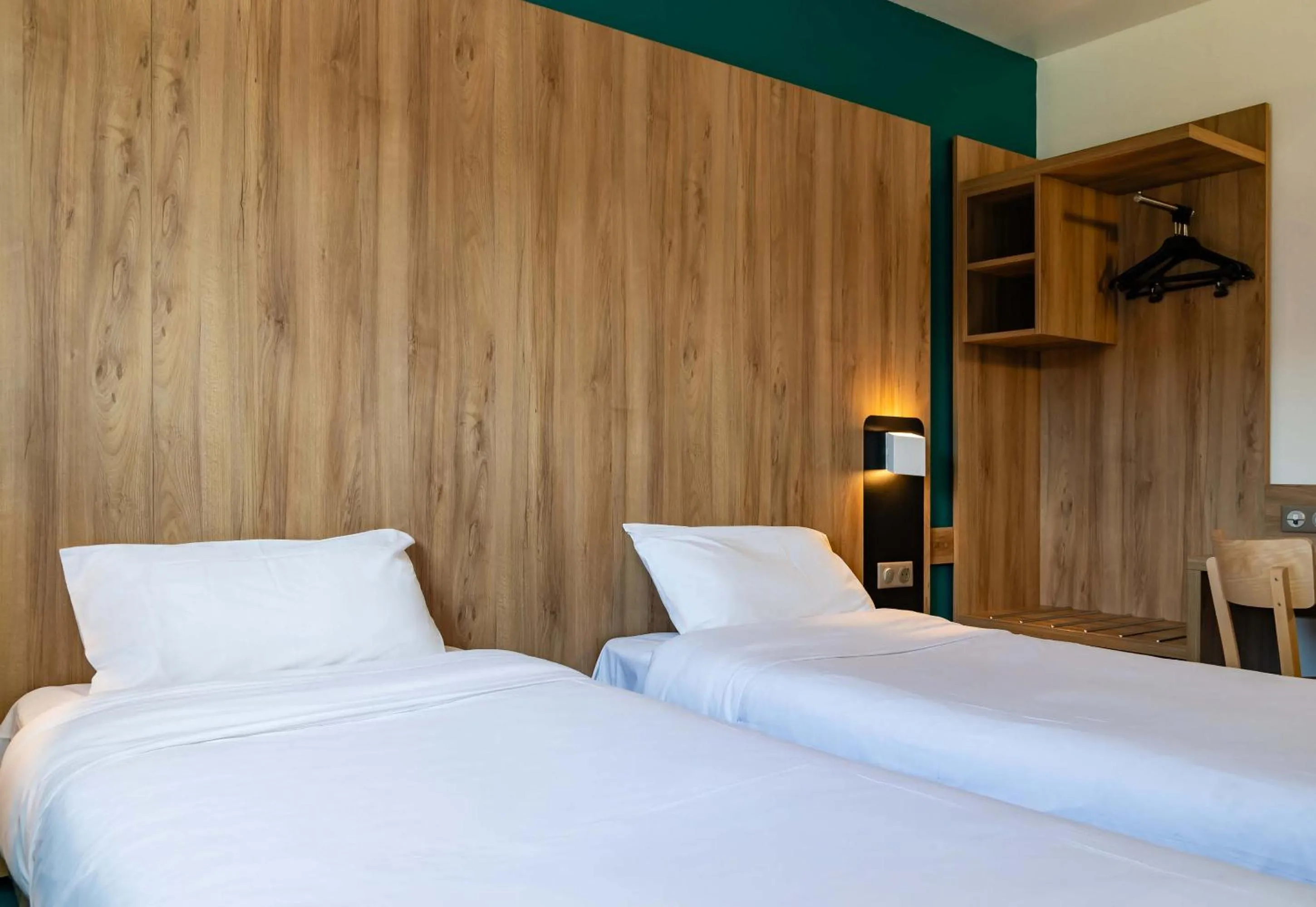 Bedroom, Bed in B&B HOTEL Saint-Etienne Monthieu