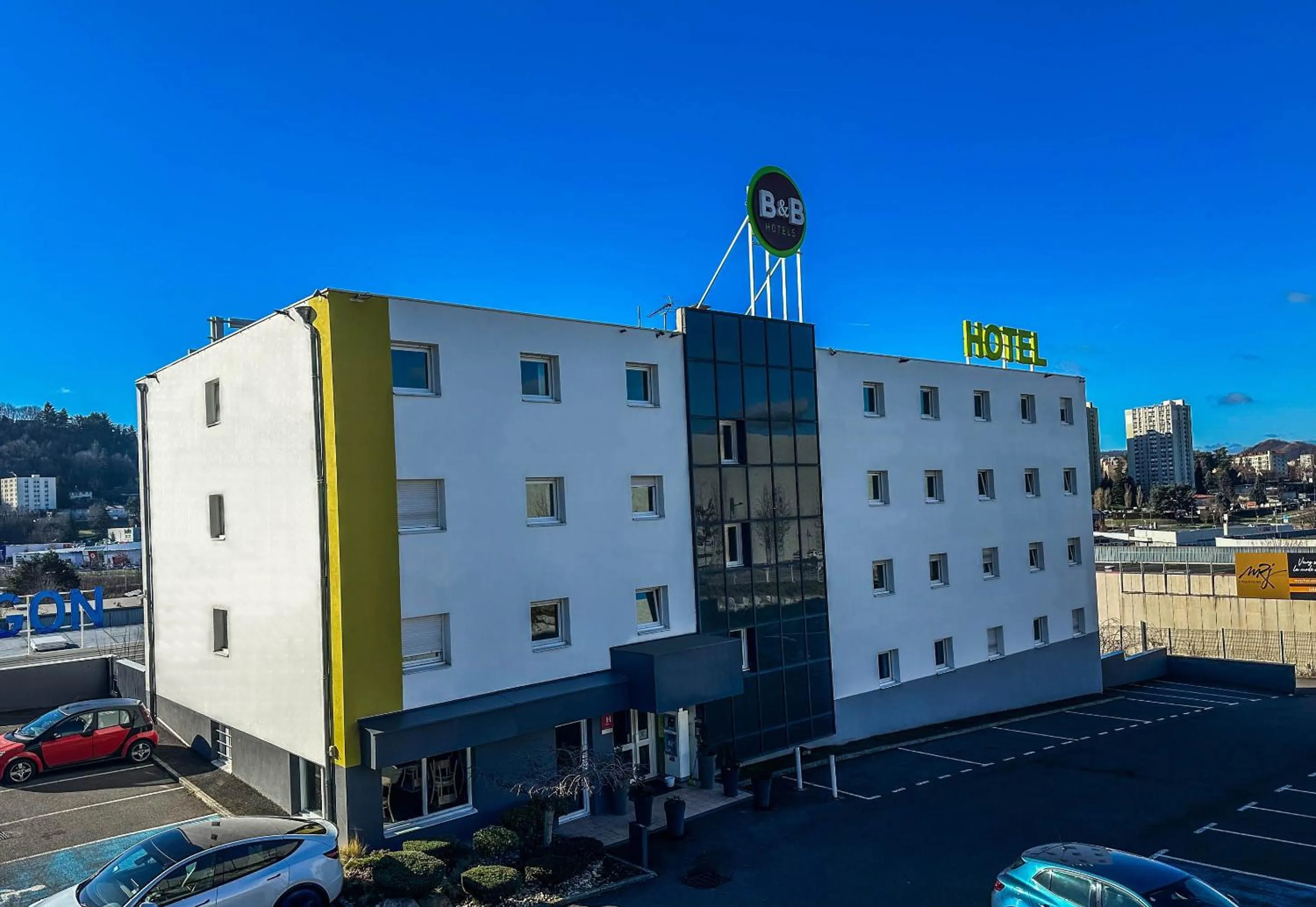 Property building in B&B HOTEL Saint-Etienne Monthieu