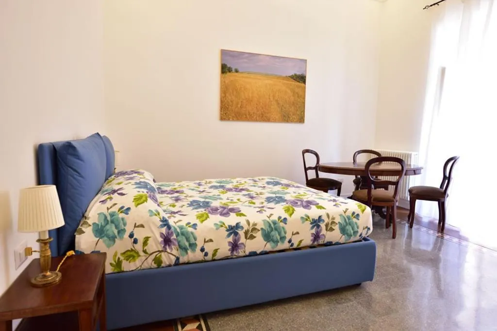 Bed in All'Angolo B&B
