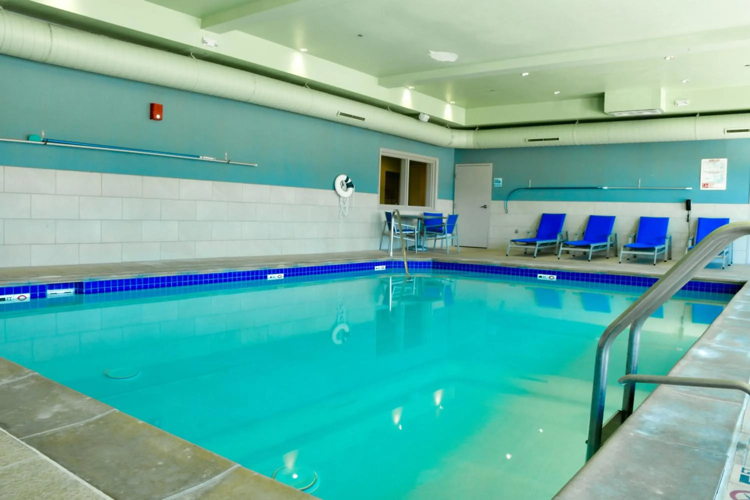 Swimming pool in Holiday Inn Express & Suites - Elko by IHG Swimming pool in Holiday Inn Express & Suites - Elko by IHG