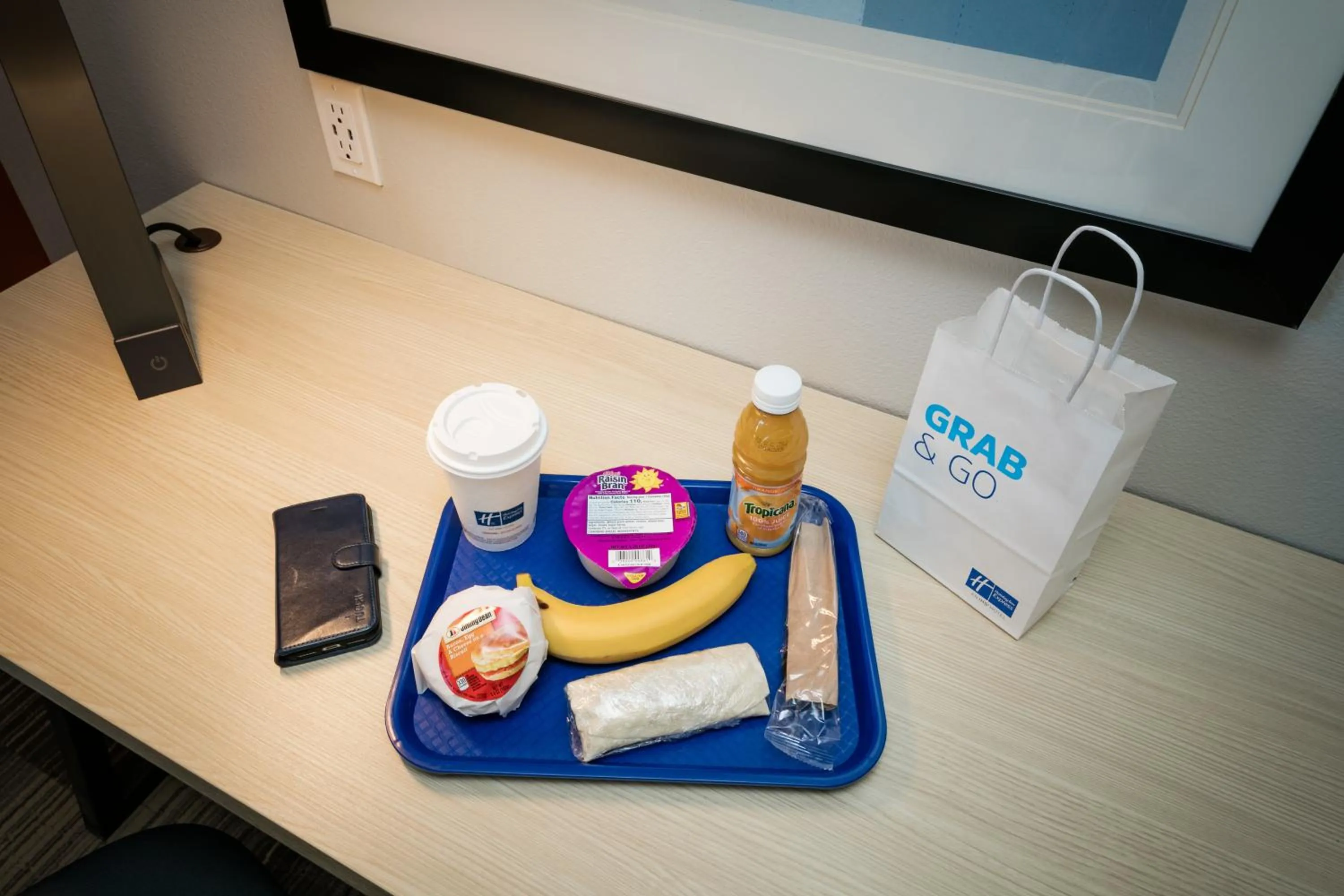 Breakfast in Holiday Inn Express & Suites - Medford by IHG