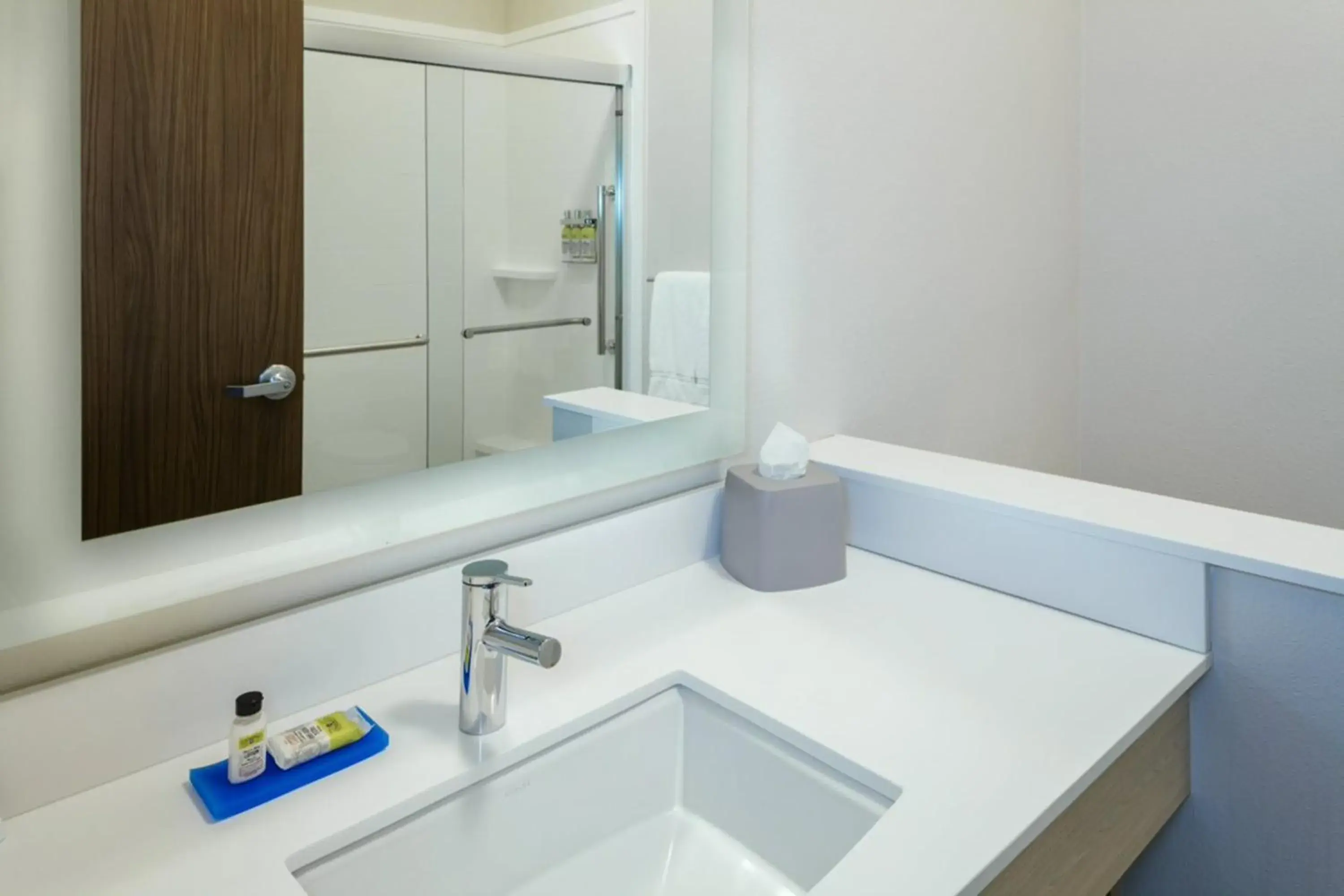 Bathroom in Holiday Inn Express & Suites - Medford by IHG Bathroom in Holiday Inn Express & Suites - Medford by IHG